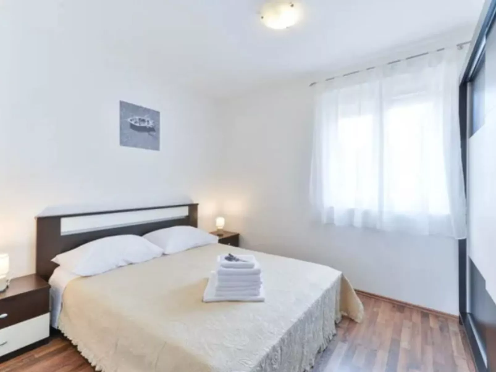 Wohnung Kim Red -von TA Leut Agency-Binnen