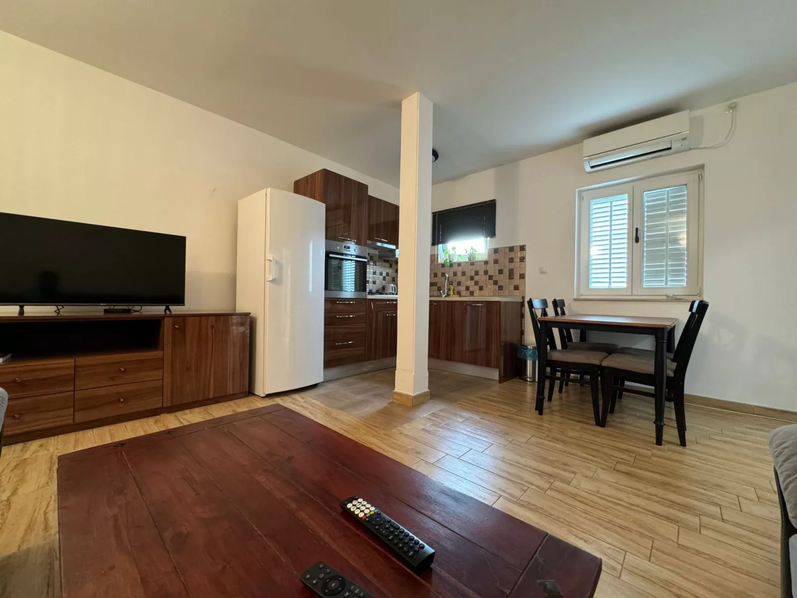 Gemütliche Wohnung Crno-Image-tags.info