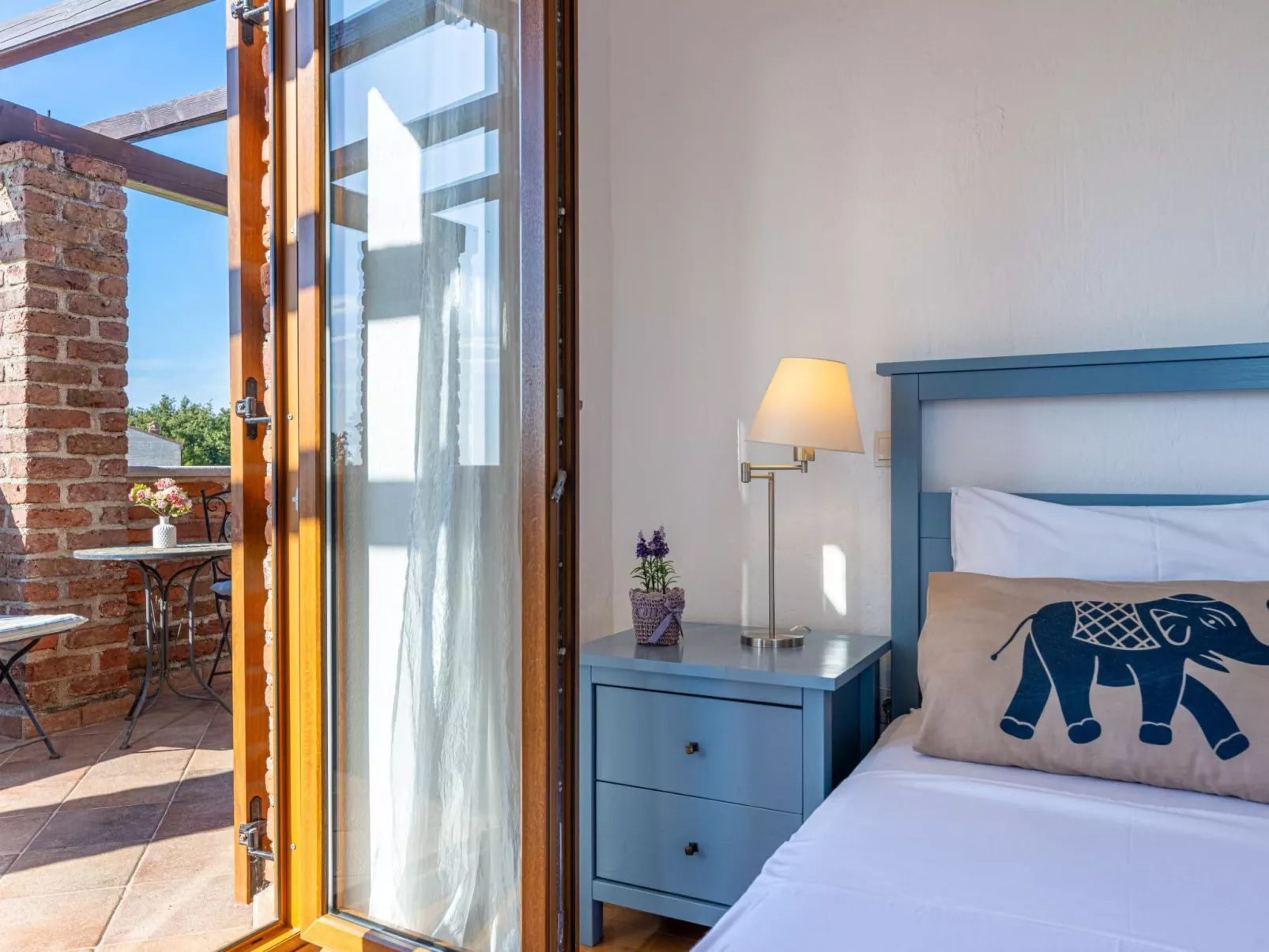 "Paradis 6" mit Whirlpool-Binnen