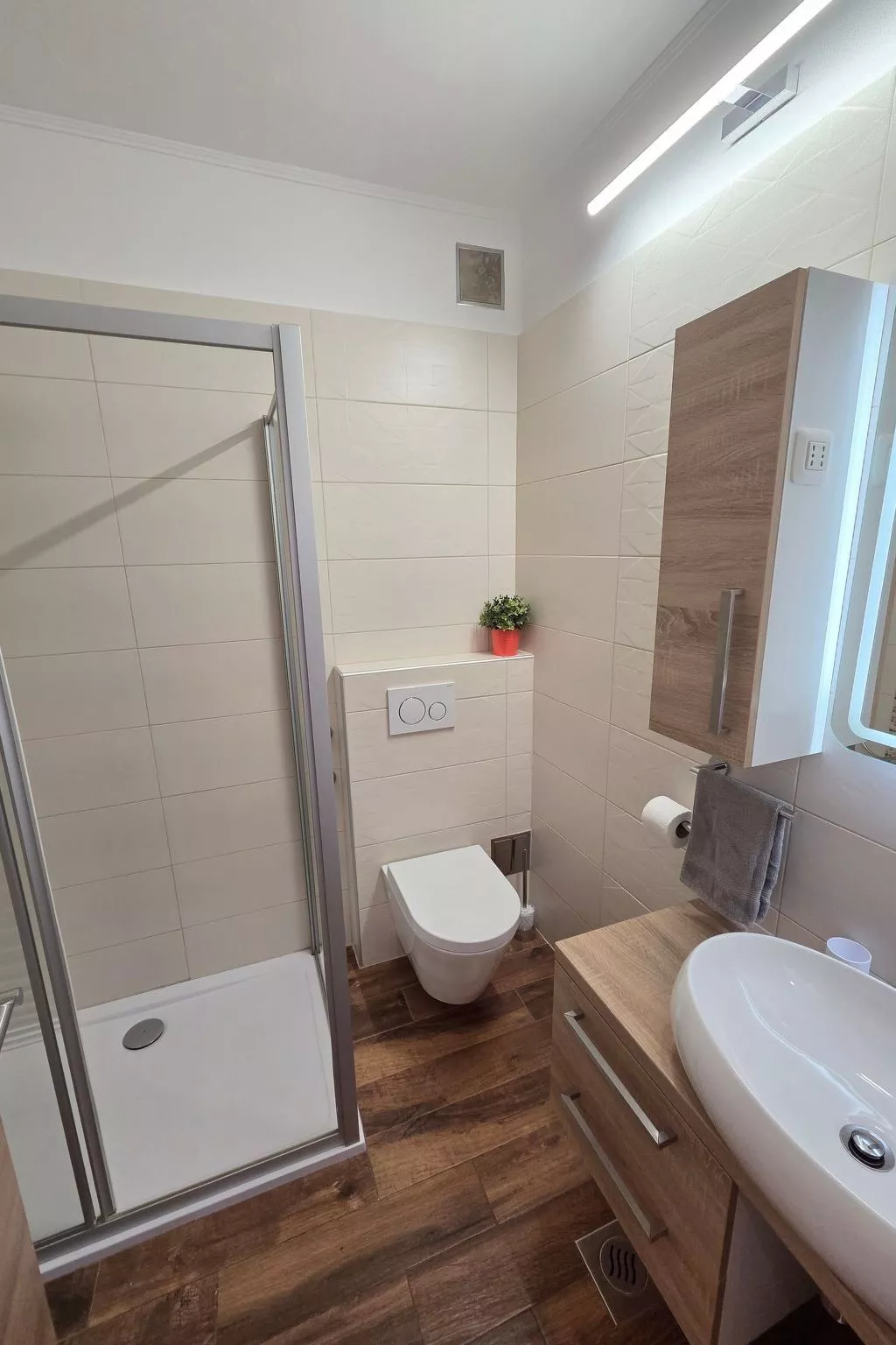 Elegantes Familienappartement mit privatem Pool-Binnen