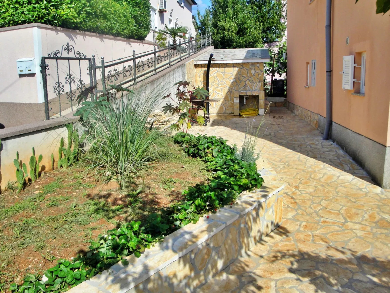 Apartment Nidisa-Buiten