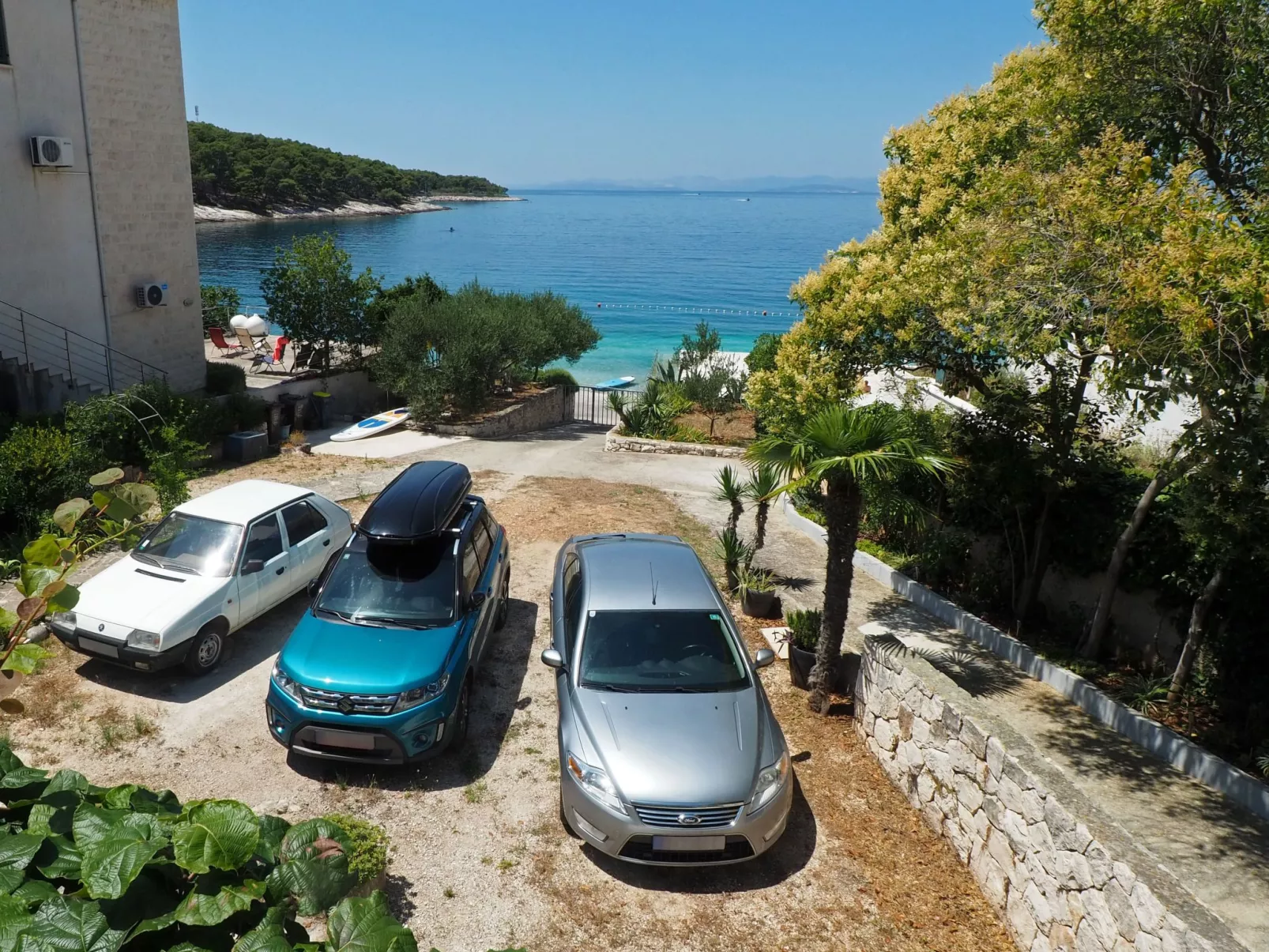 Strandnahe Ferienwohnung mit großer Terrasse-Buiten