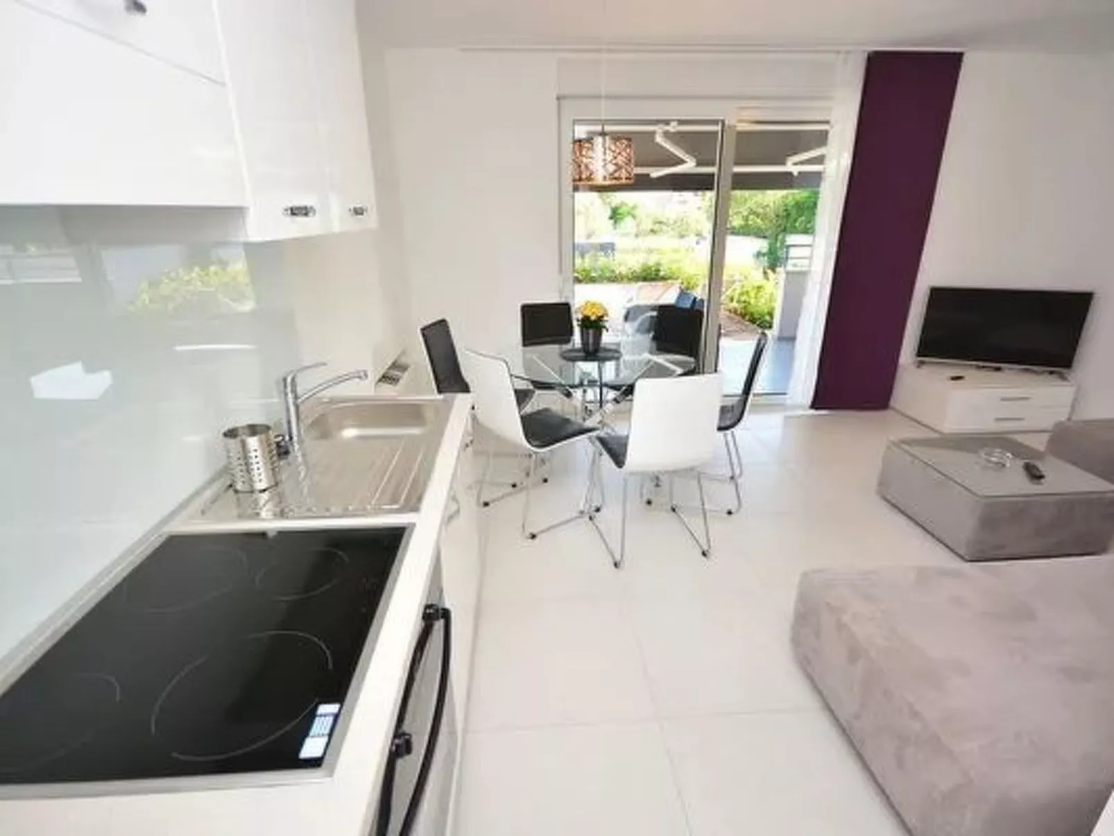 Wohnung 2 mit Schwimmbad und Garten-Image-tags.info