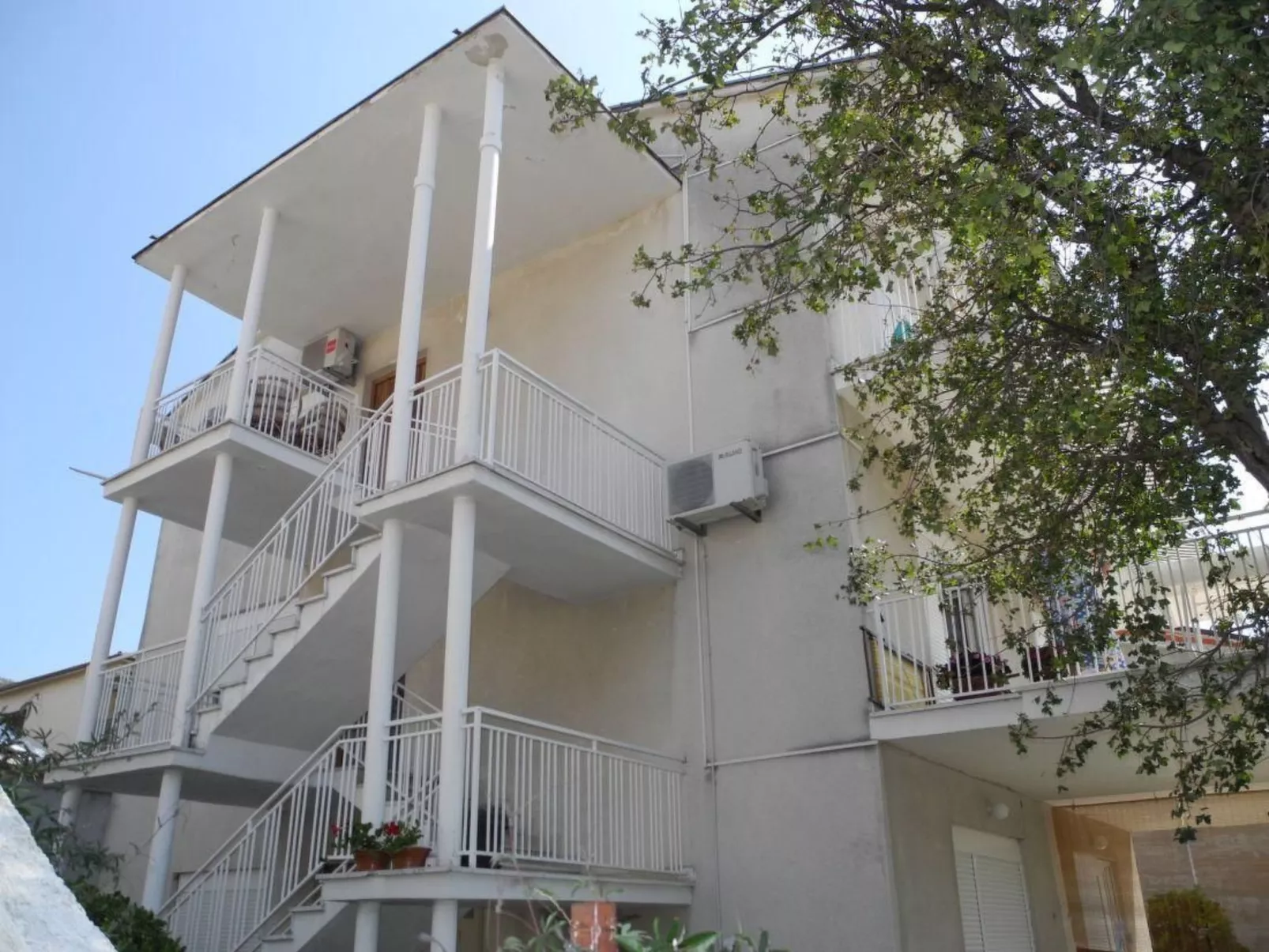 Wohnung in Selce für 6 Personen mit Meerblick-Buiten