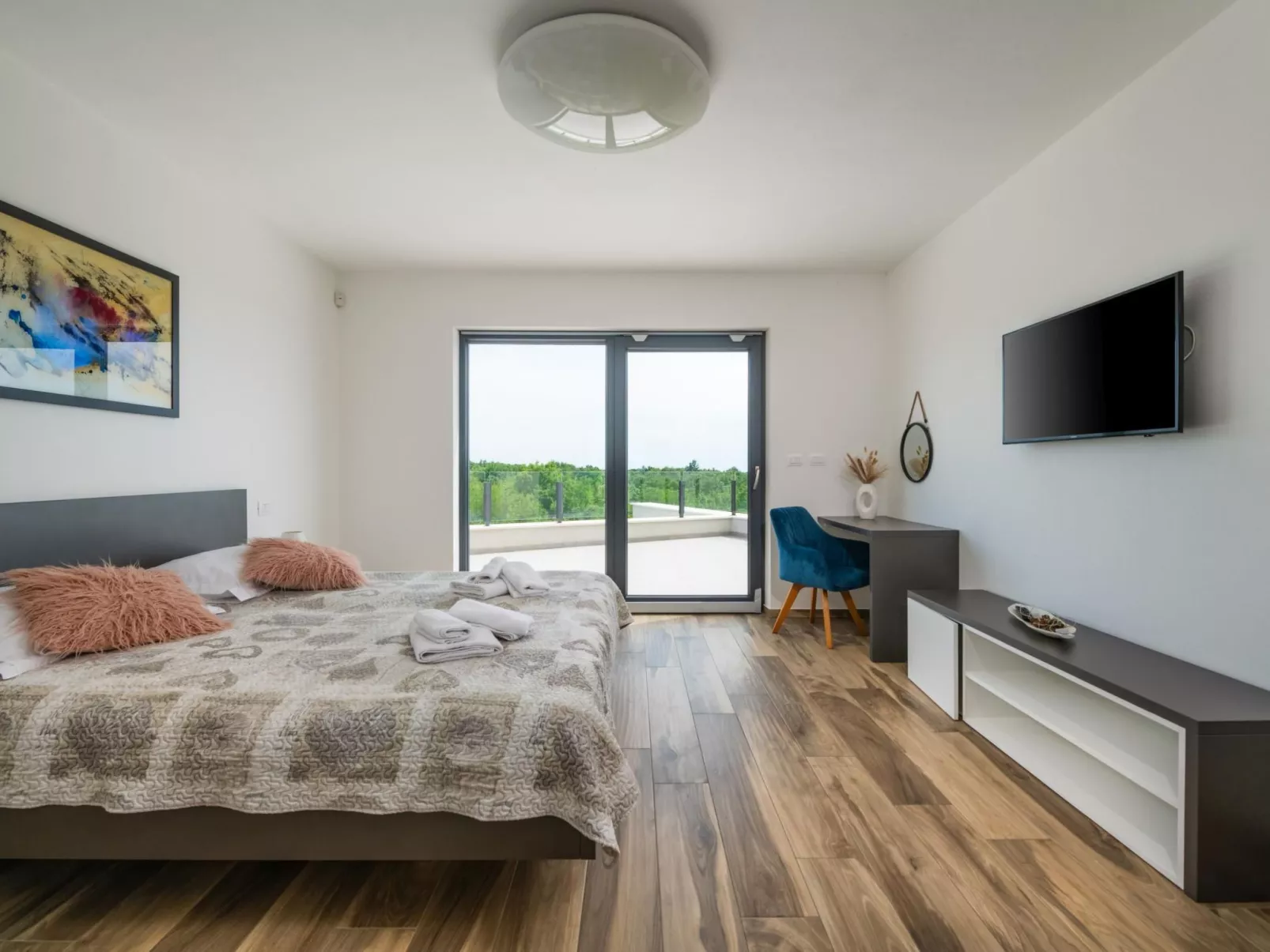 Villa EmMa mit 5 Schlafzimmern und beheiztem Pool-Image-tags.info