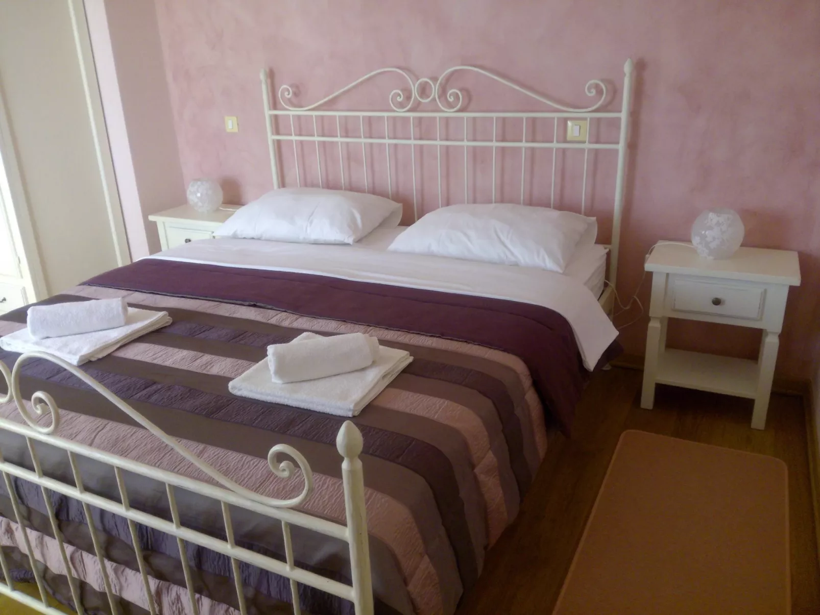 Für 8 Personen und 2 Kinder in Segotici, Istrien (Südküste von Istrien)-Image-tags.info