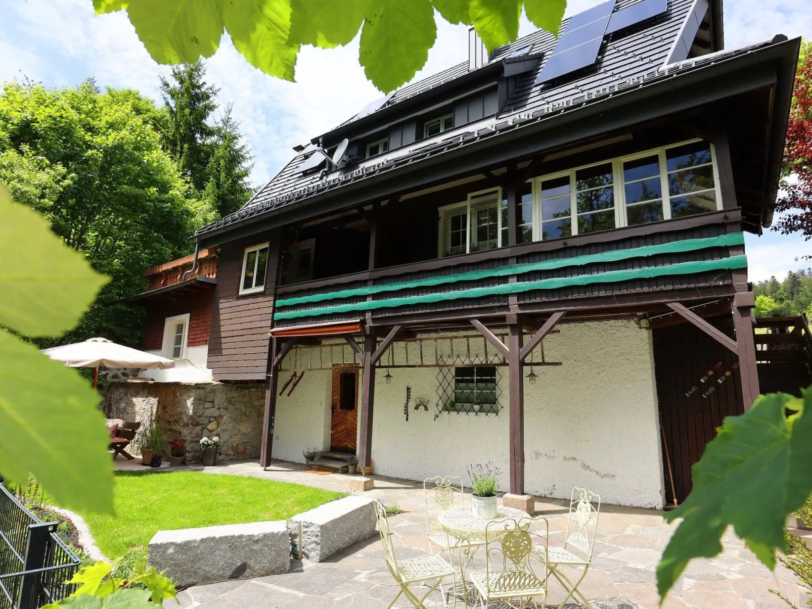 Schwarzwaldhaus St. Blasien, direkt am Bach-Image-tags.info