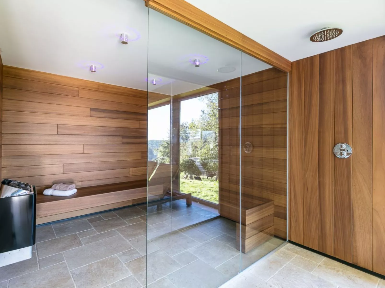 Villa "Belle Rose" Wellness 10 pers-Binnen