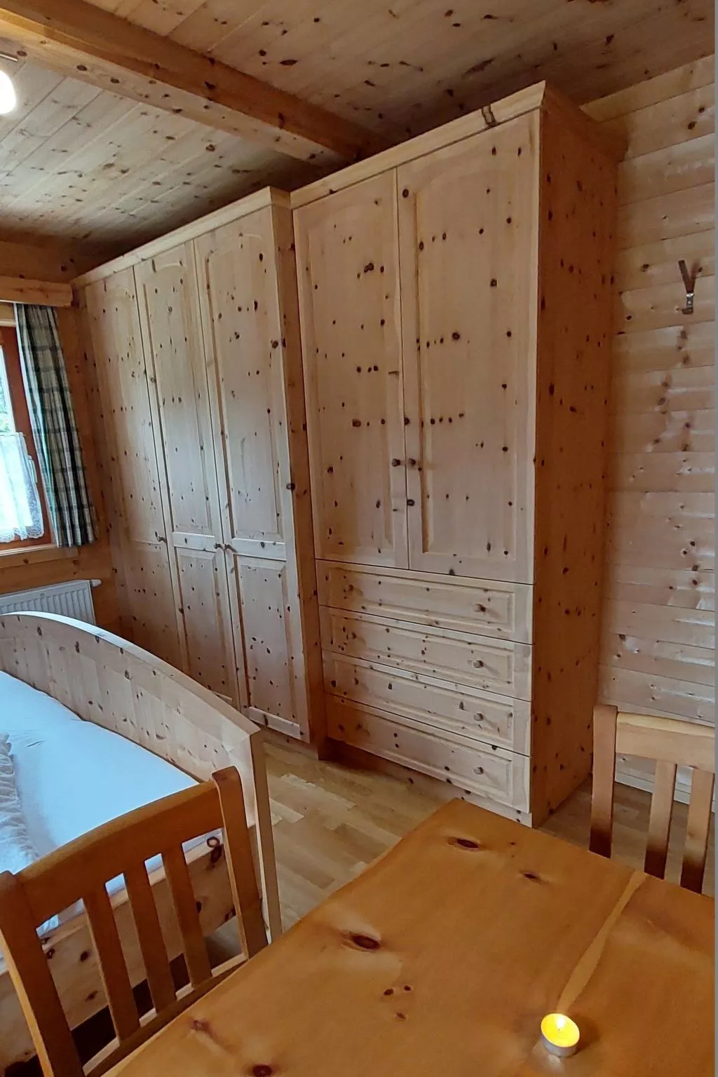 Zirbenholzalmhütte mit fantastischem Ausblick-Binnen