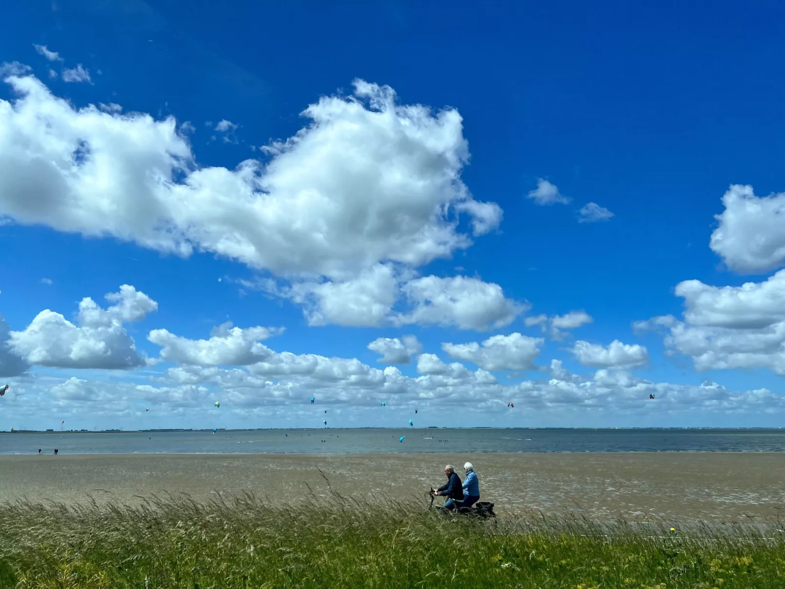 In Stavenisse mit gemütlicher Terrasse-Buiten