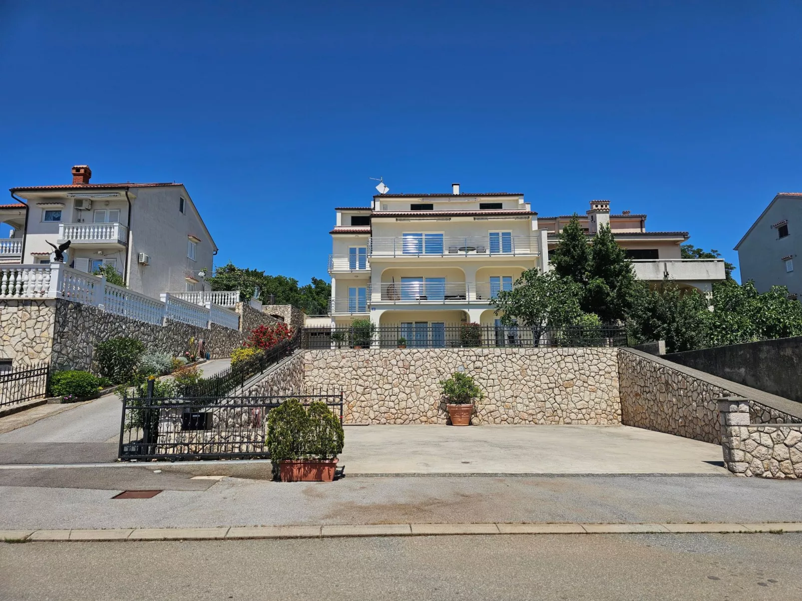 Wohnung für 3 Personen mit Terrasse-Buiten