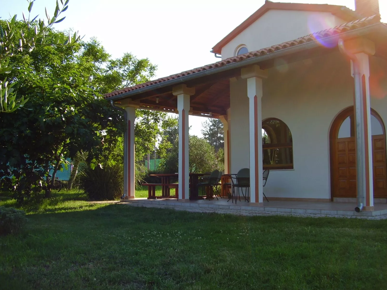 Ganze Wohnung in Ližnjan mit Möbliertem Balkon-Buiten