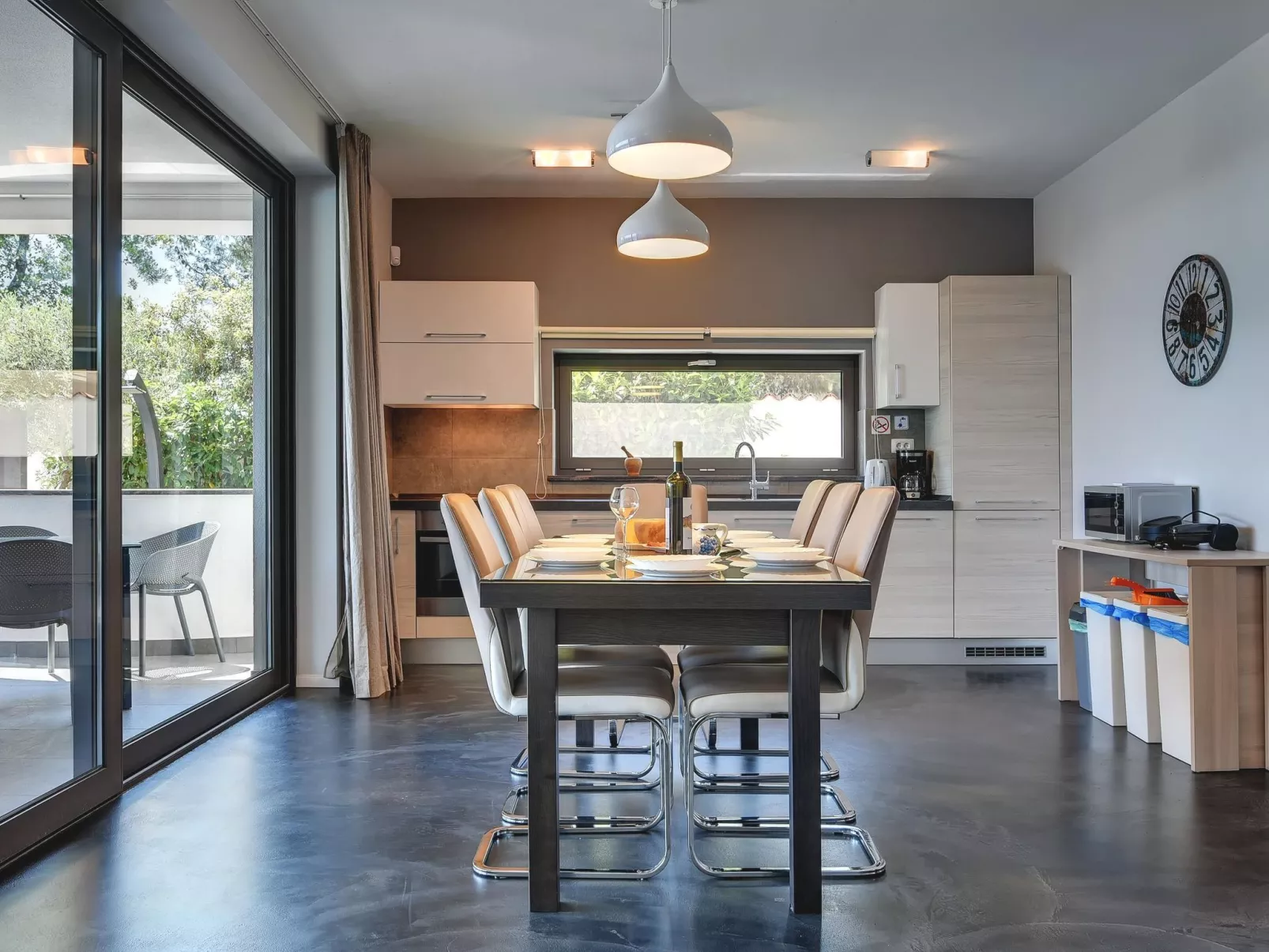 Luxusvilla Sunrise Premantur mit Pool-Binnen