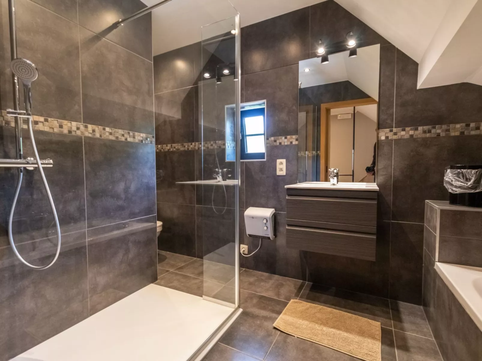 7p jacuzzi seeblick-Binnen