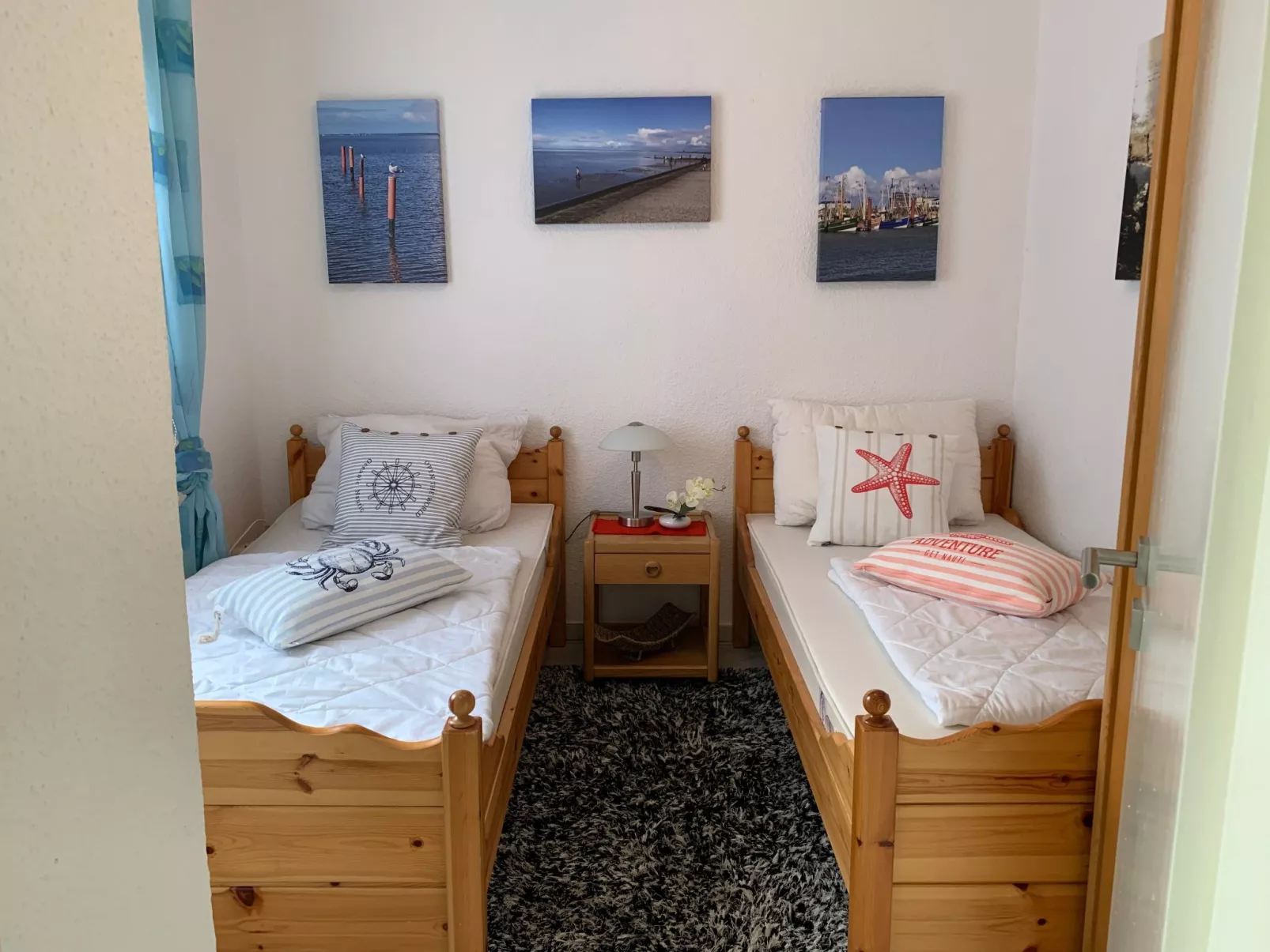 In Hage mit Garten, Terrasse und Grill-Binnen