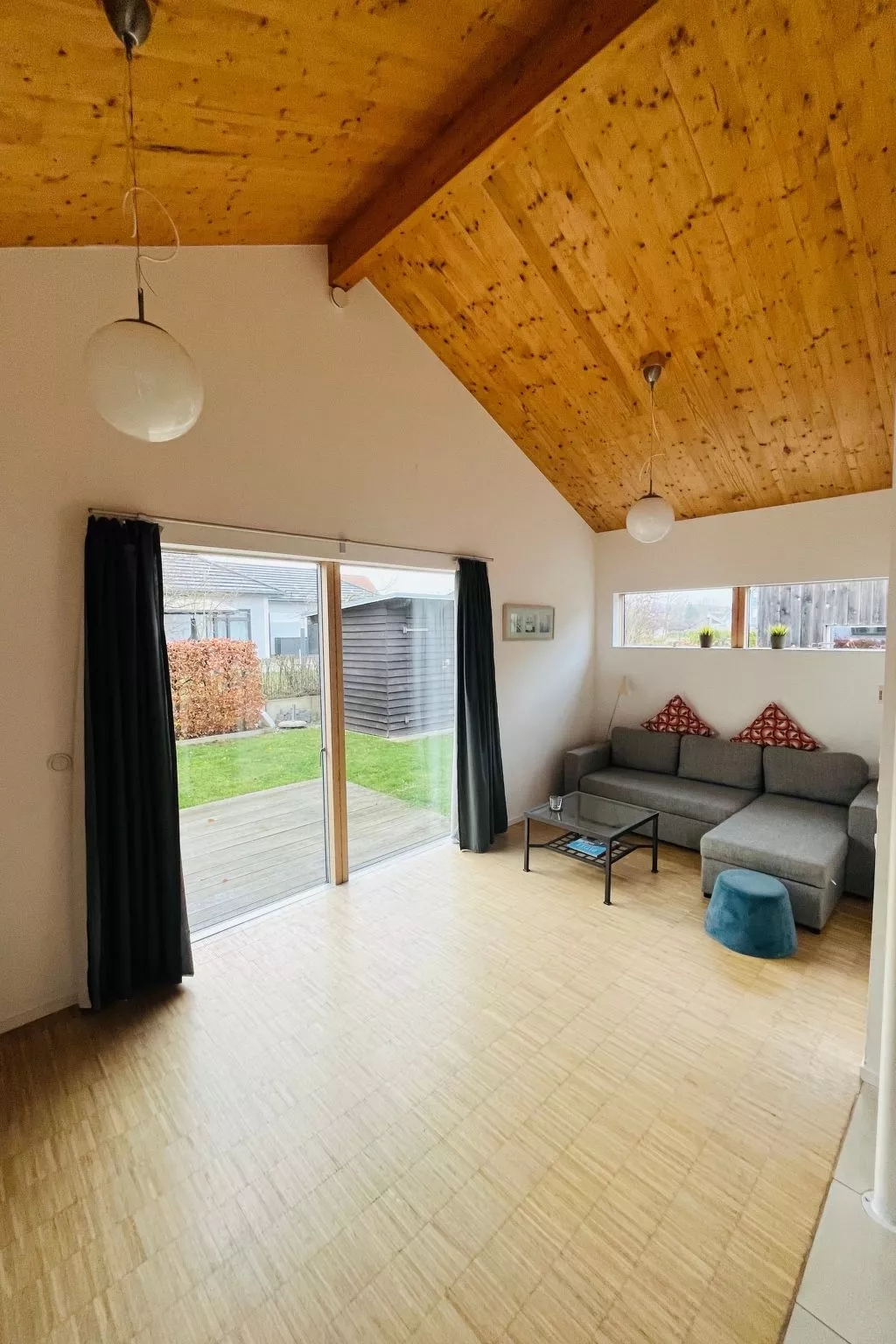 Strandnahes Ferienhaus mit Terrasse und Stellplatz-Binnen