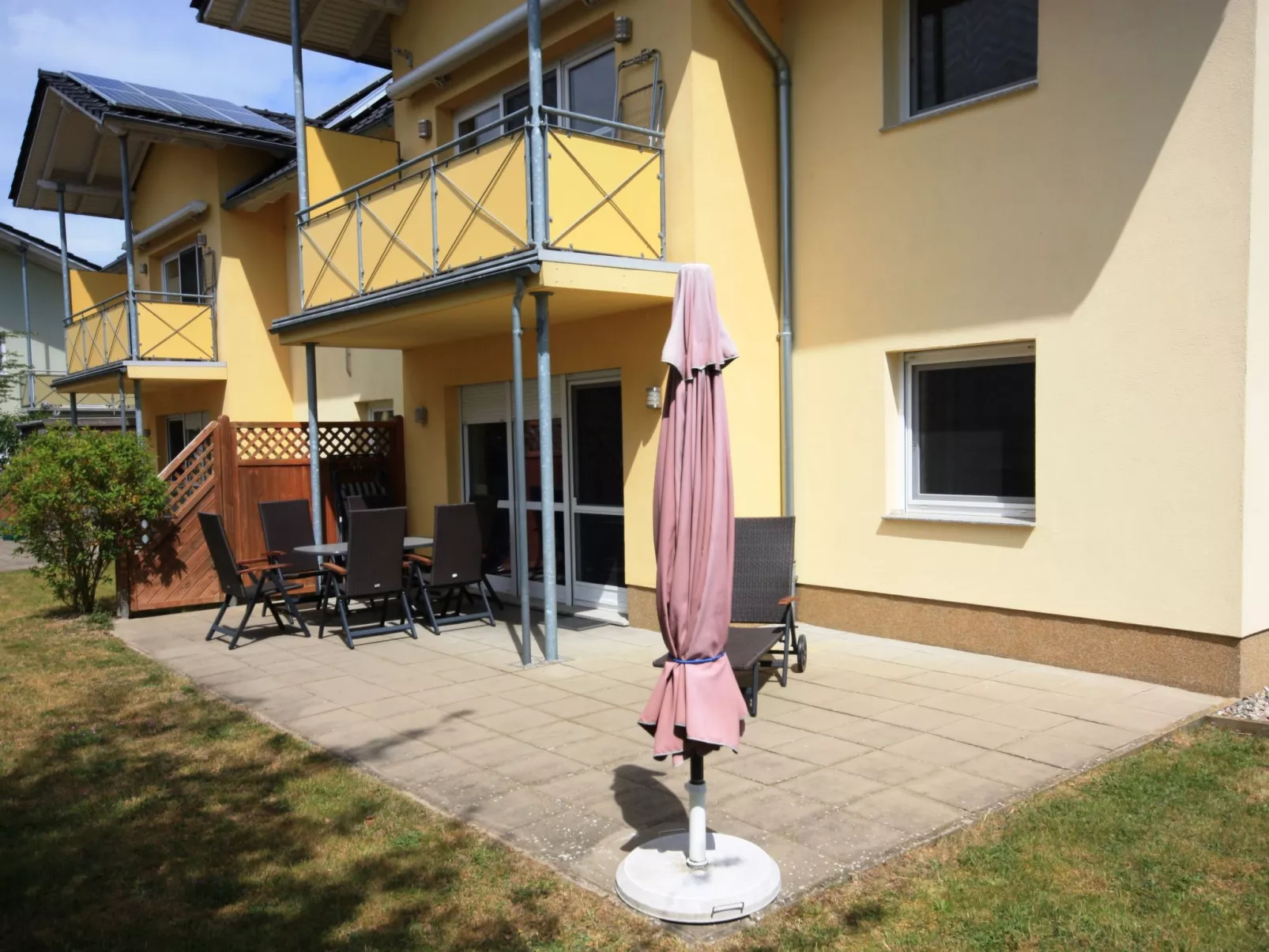 75 qm Wohnung Ostseebad Koserow mit Terrasse, Grill und Garten-Buiten