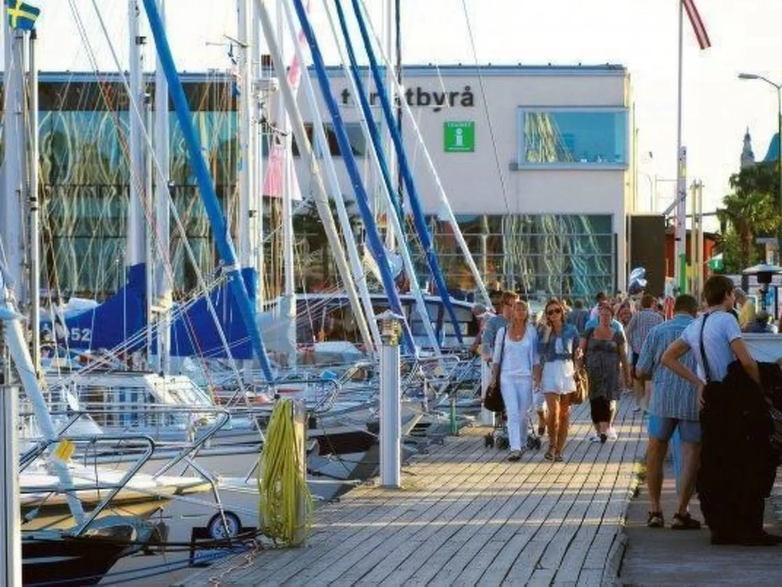 In Drag mit Möblierter Terrasse-Buiten