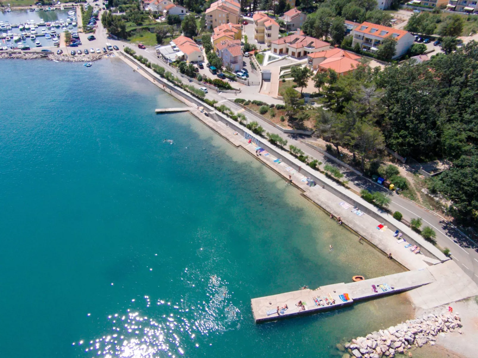 Moderne Wohnung im Erdgeschoss-Buiten