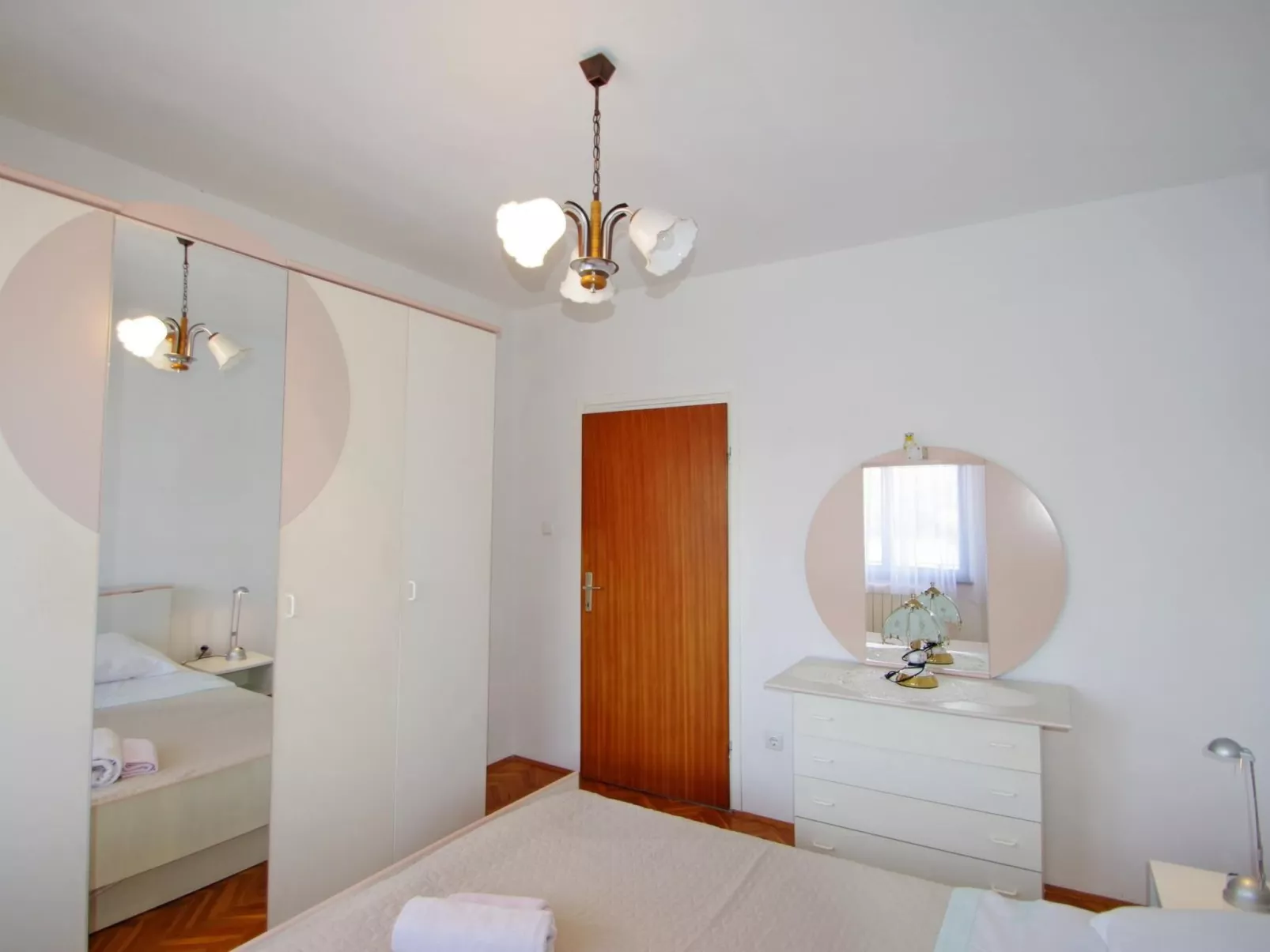 Ruhige Wohnung in dem charmanten Dorf Škitača-Binnen