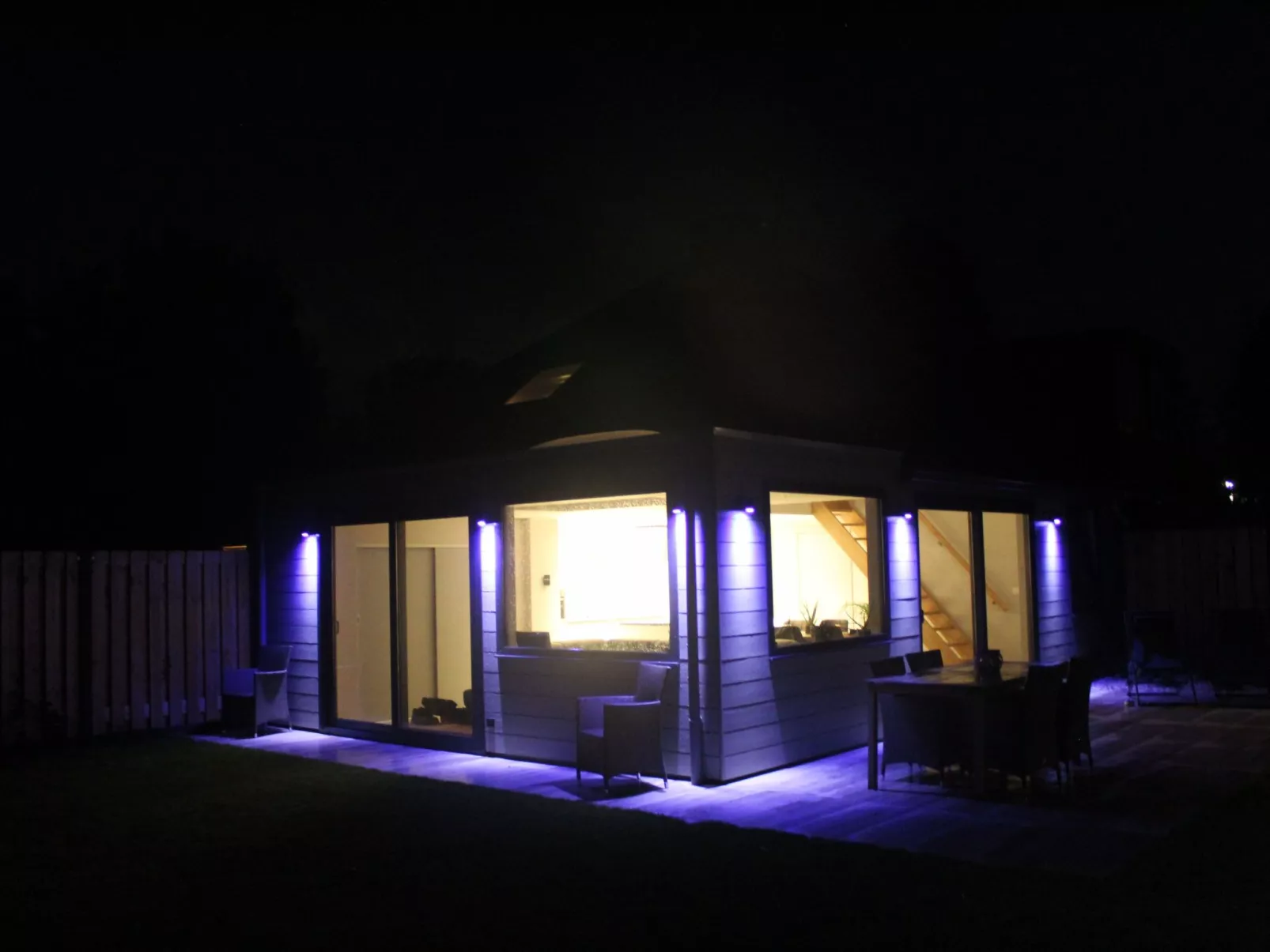 Luxus-Ferienhaus mit Sauna und Kamin-Buiten