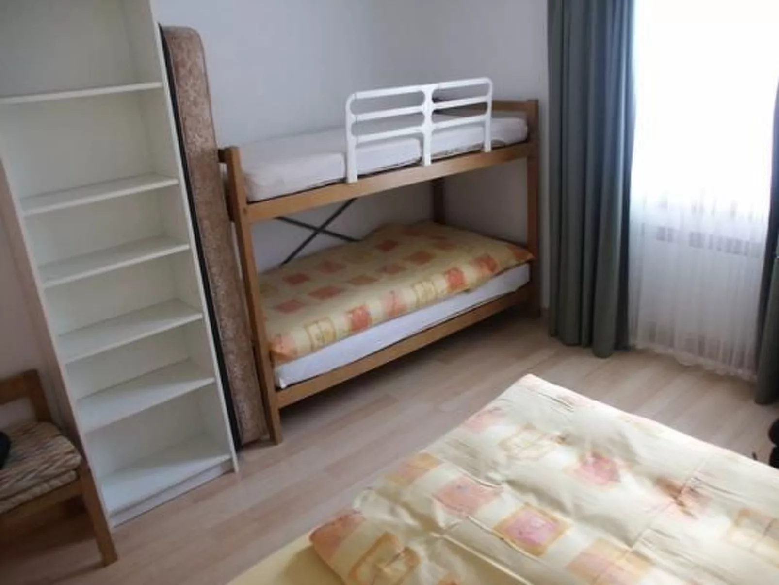 Ludains 4, APT. 25-Binnen