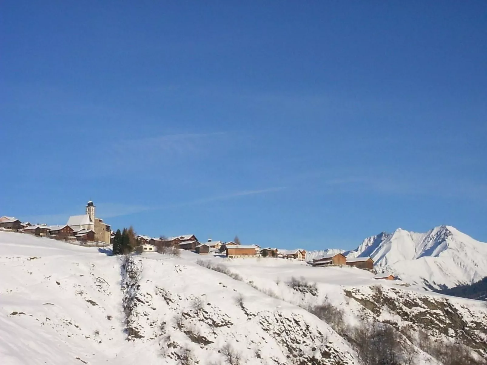 Sonnige Ferienwohnung mit Terrasse,idyllische Lage-Buiten