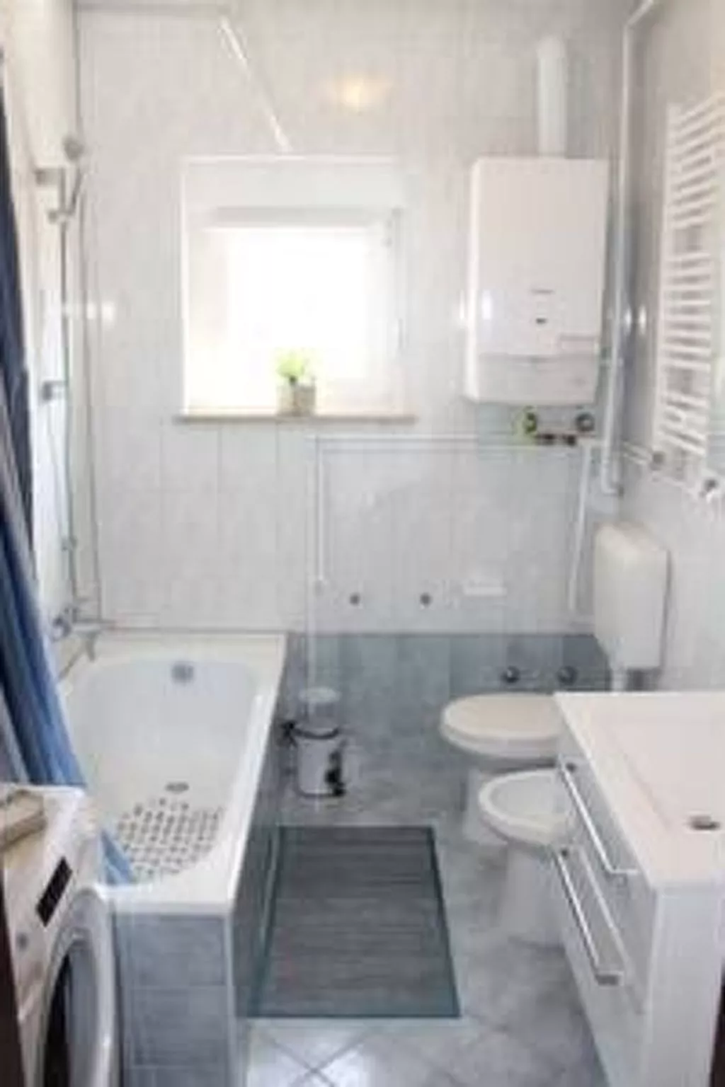 Mit Balkon für vier Personen-Binnen