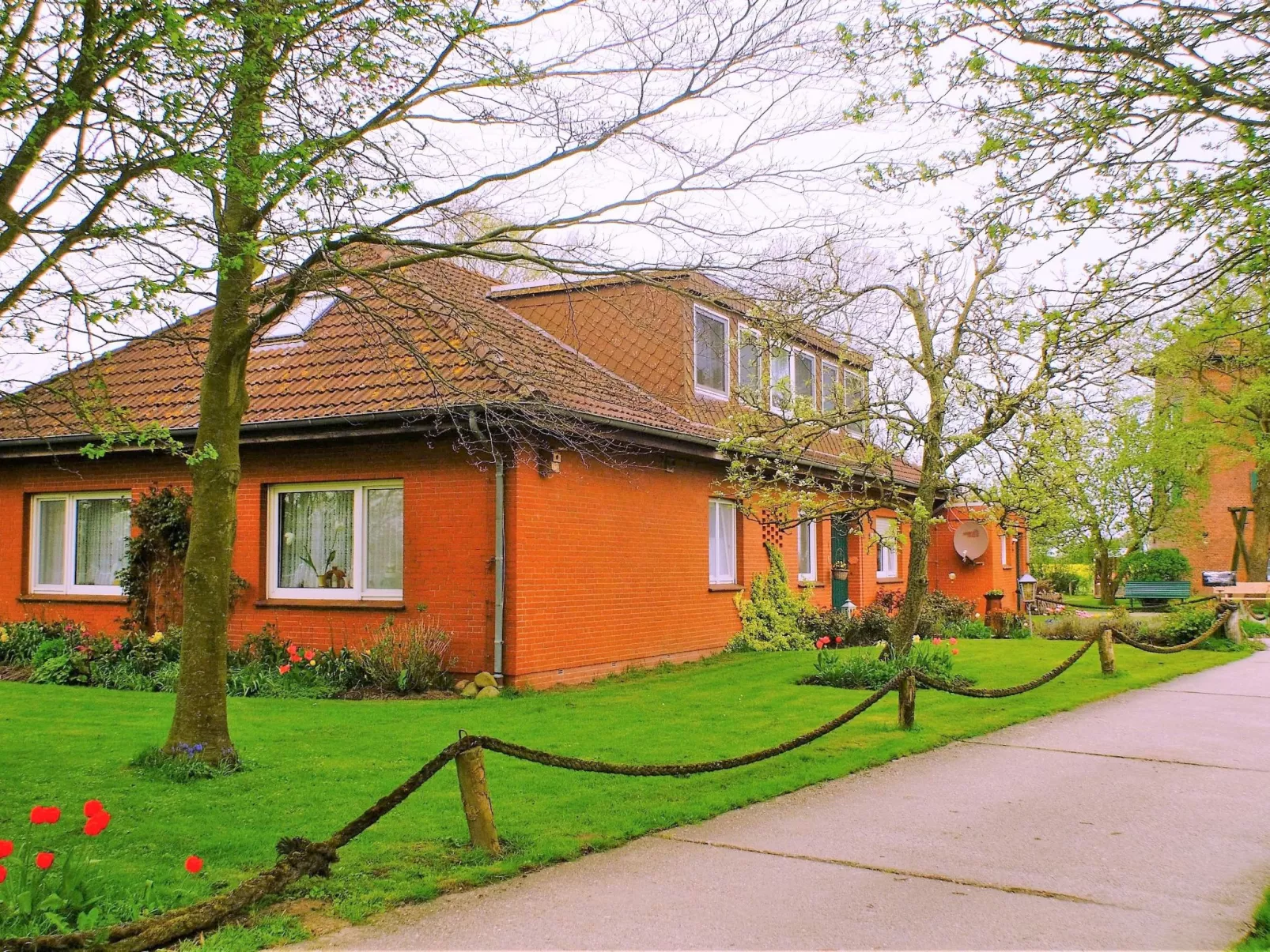 In Pilsum mit Großem Garten-Image-tags.info