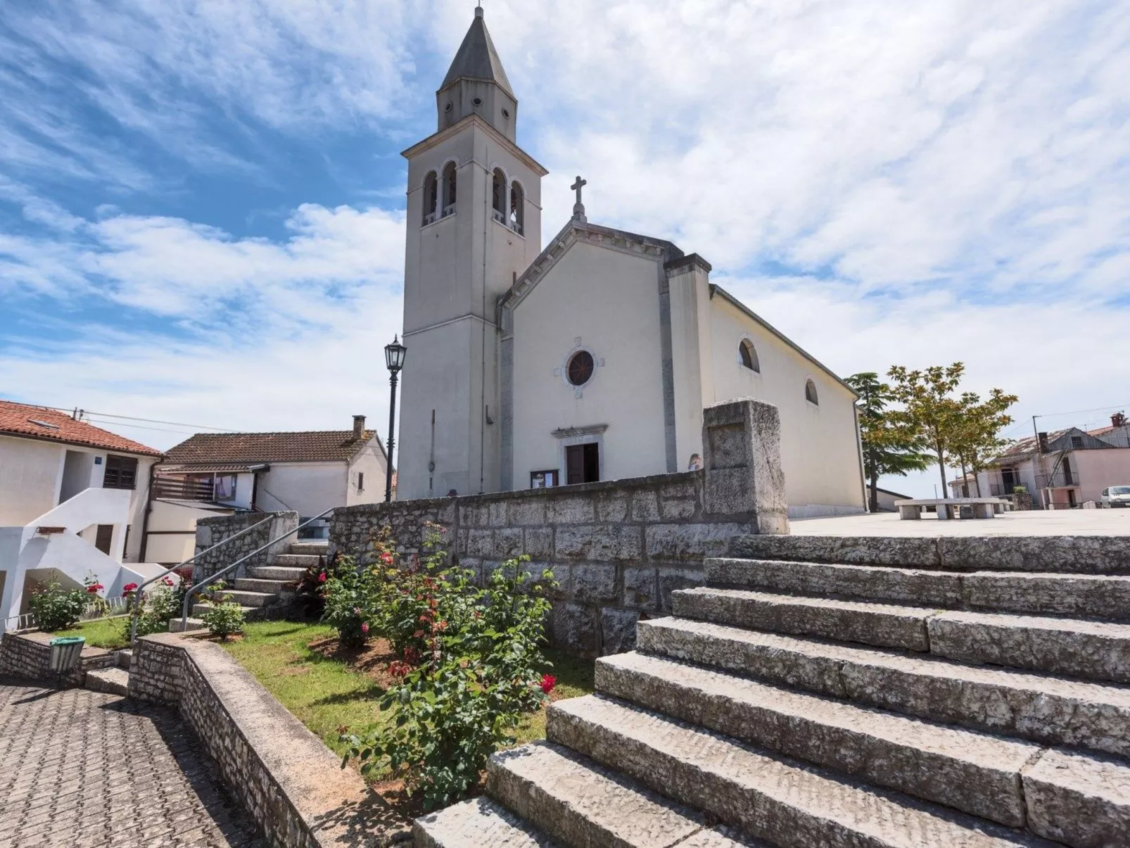 Kleine Wohnung mit schönem Balkon - Buiten