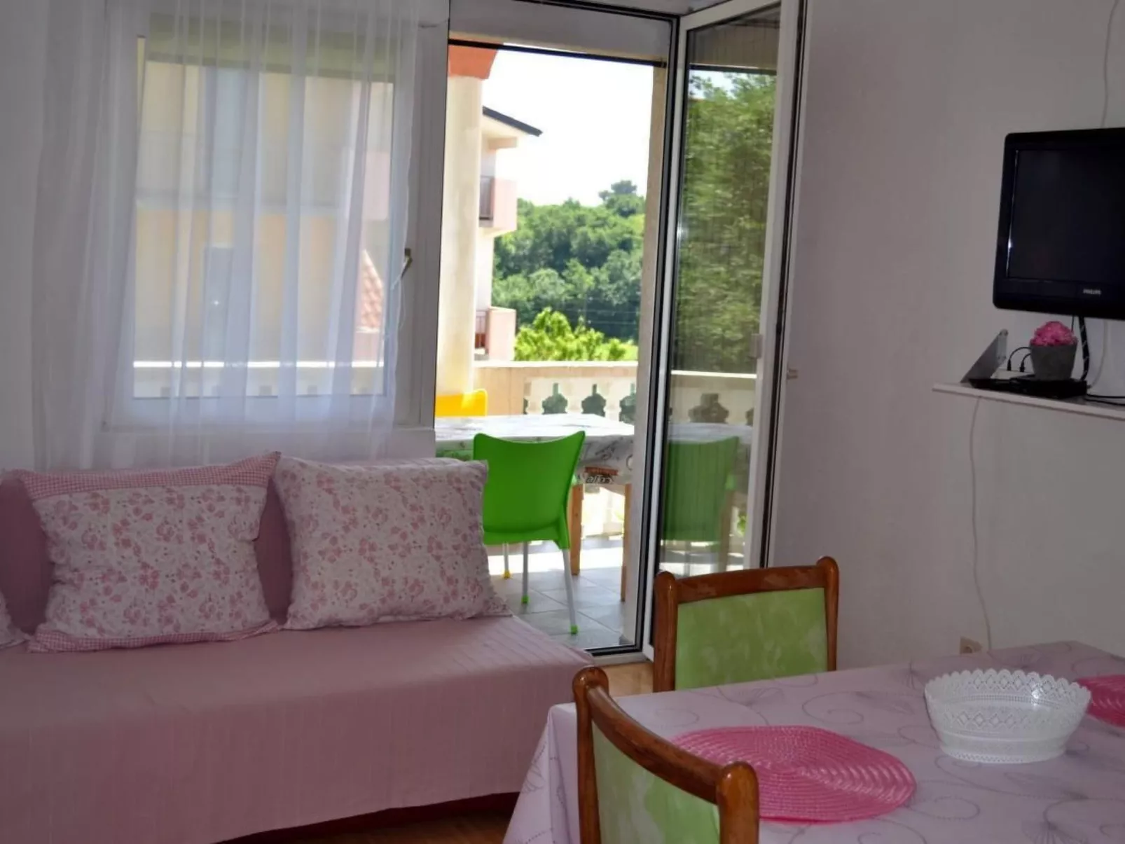 In Pula mit Grill, Terrasse und Garten-Binnen