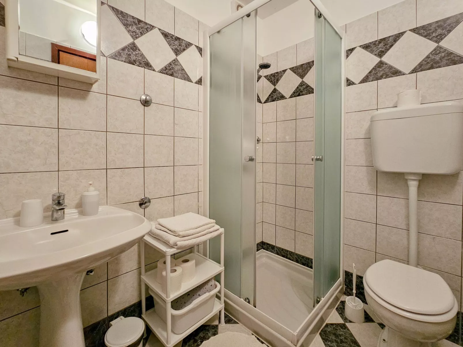 Für 3 Personen ca. 30 m&sup2; in Novigrad, Adriaküste Kroatien (Westküste von I-Binnen