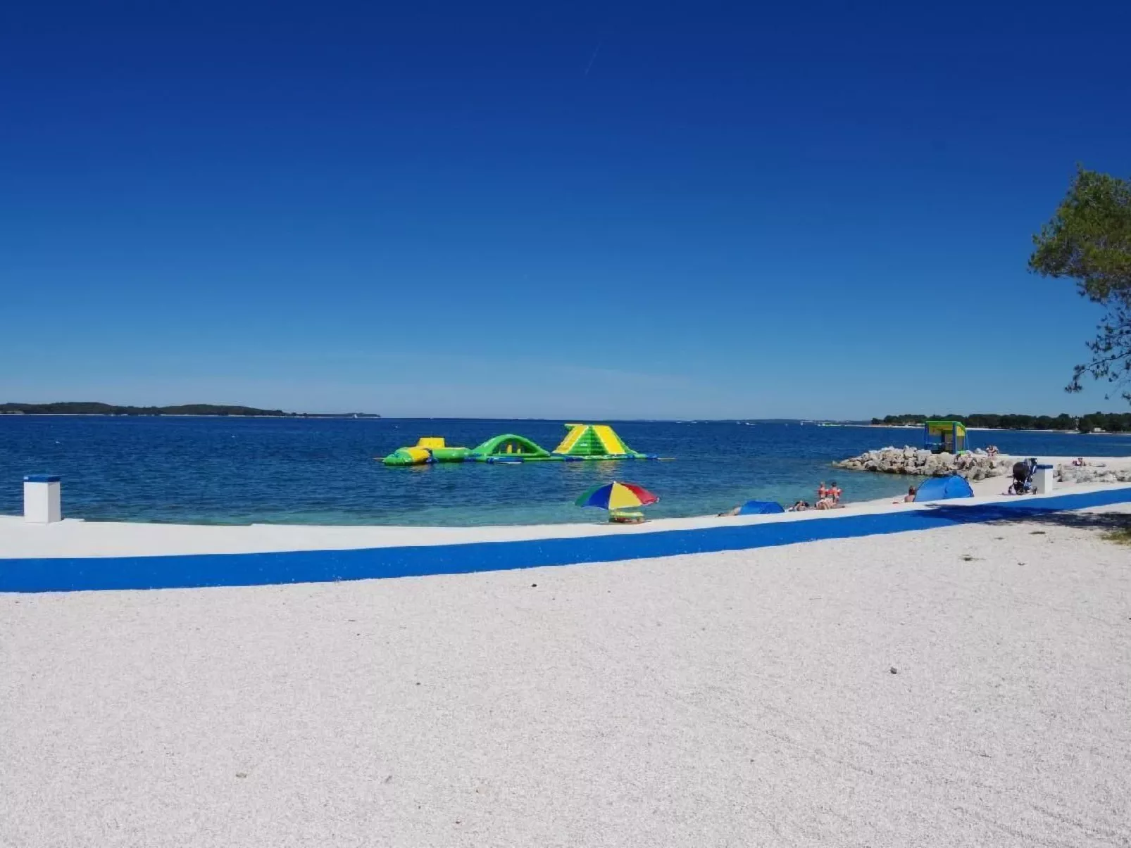Studio "Goga" mit Terrasse, 800 m vom Strand entfernt-Buiten