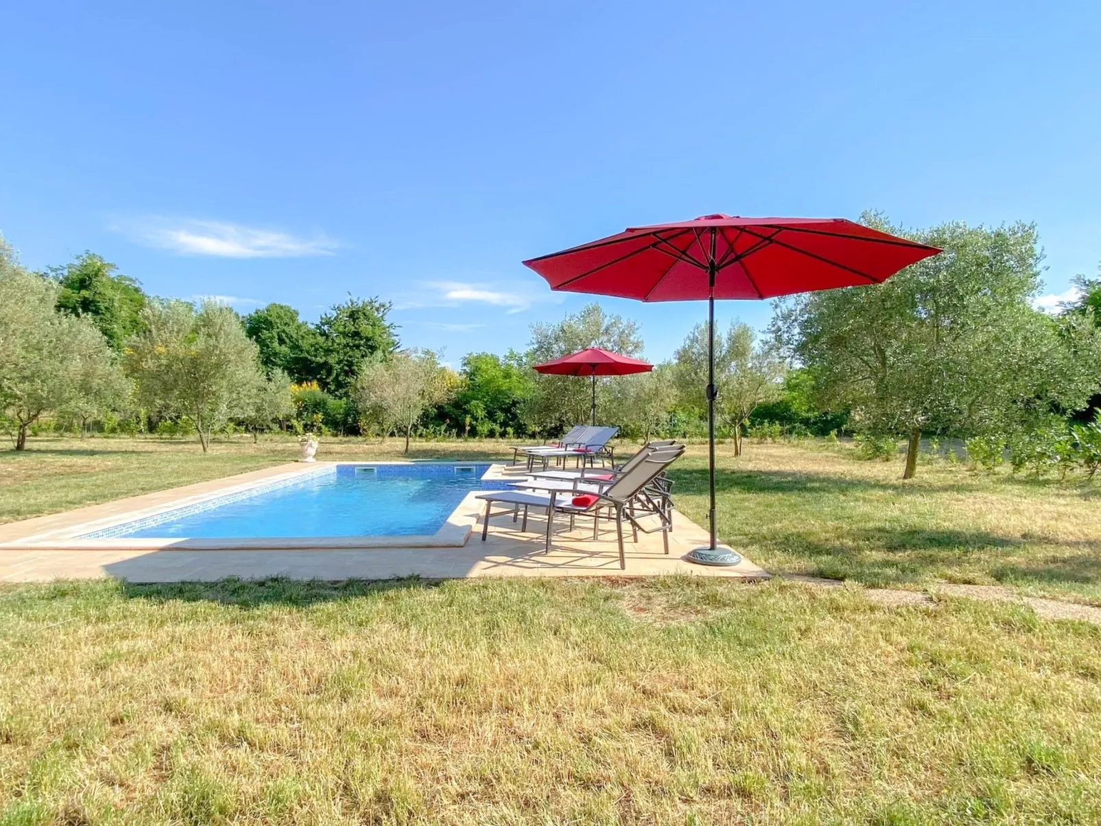 Villa Romana mit Pool-Buiten