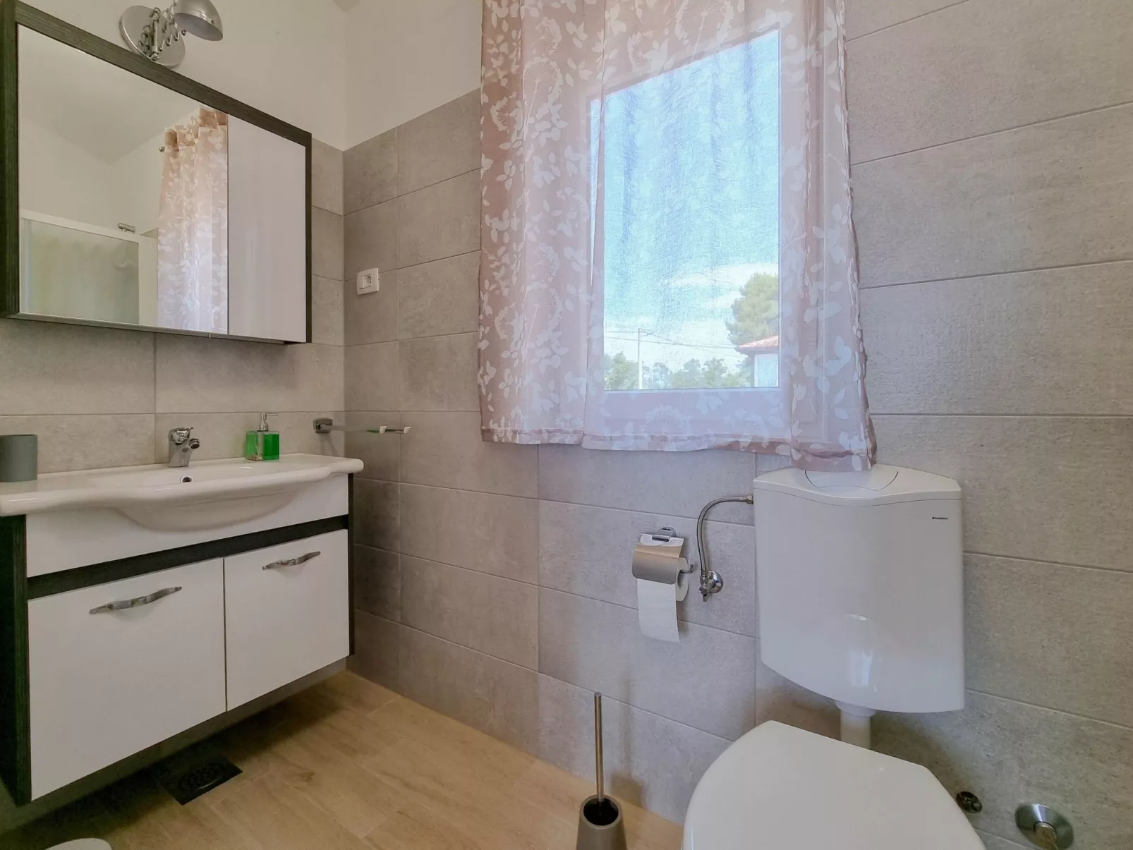 Für 8 Personen ca. 150 m&sup2; in Dajla, Istrien (Umag und Umgebung)-Image-tags.info