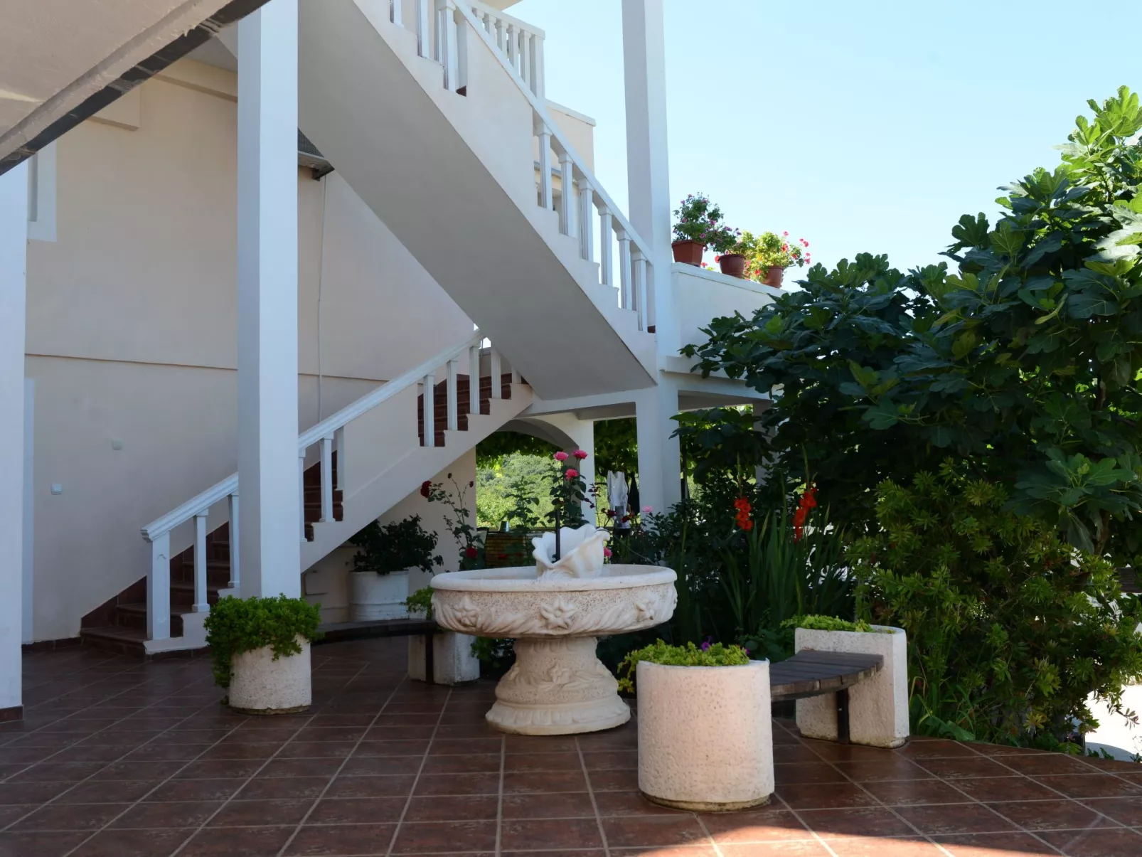 Studio mit Meerblick vom privaten Balkon - Buiten