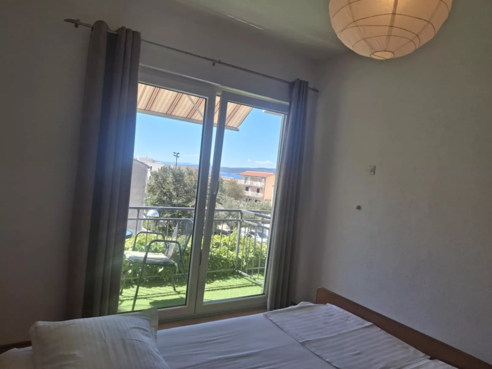 Mit Blick auf das Wasser-Binnen