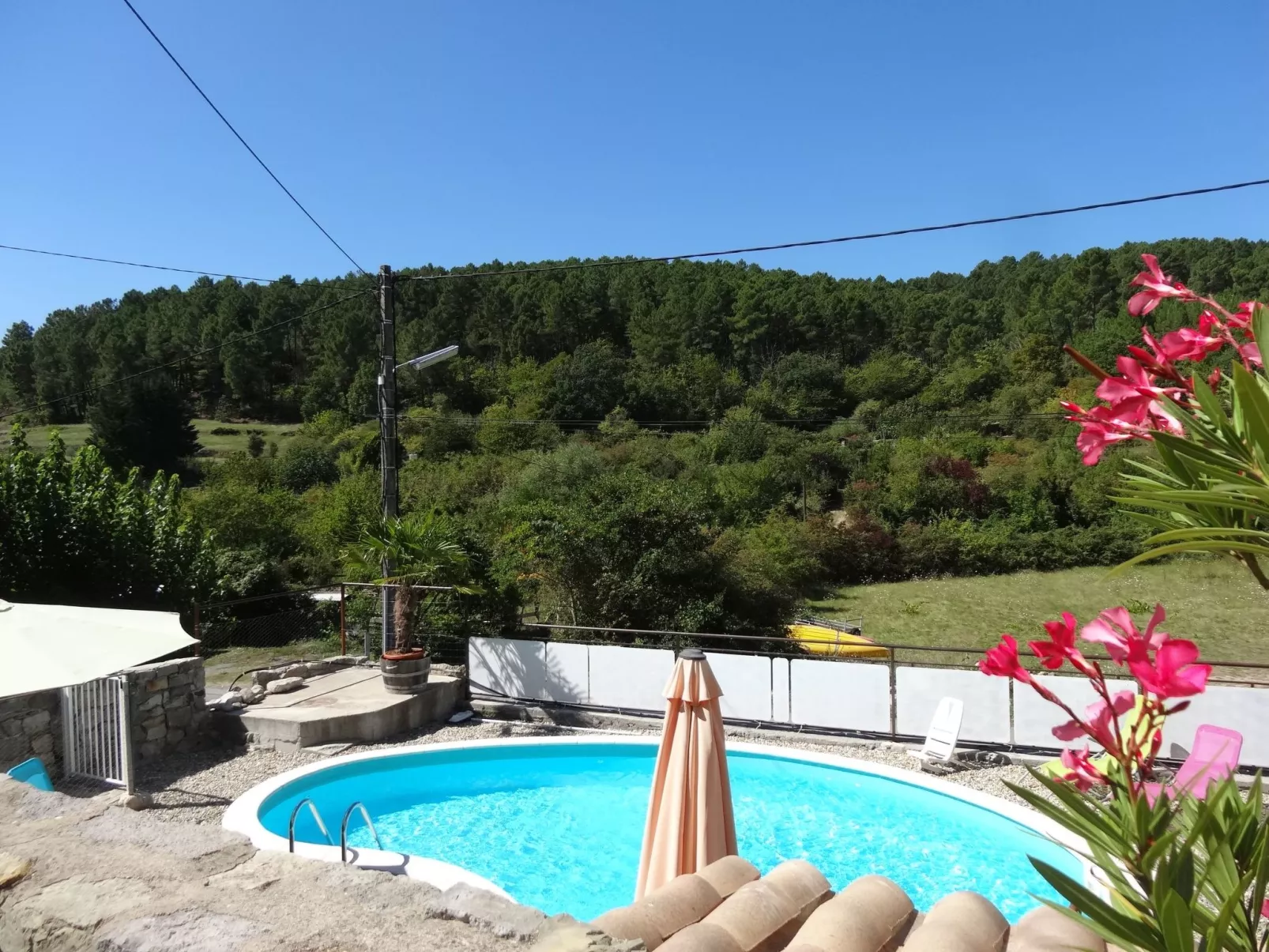 "La Source" mit Pool-Buiten