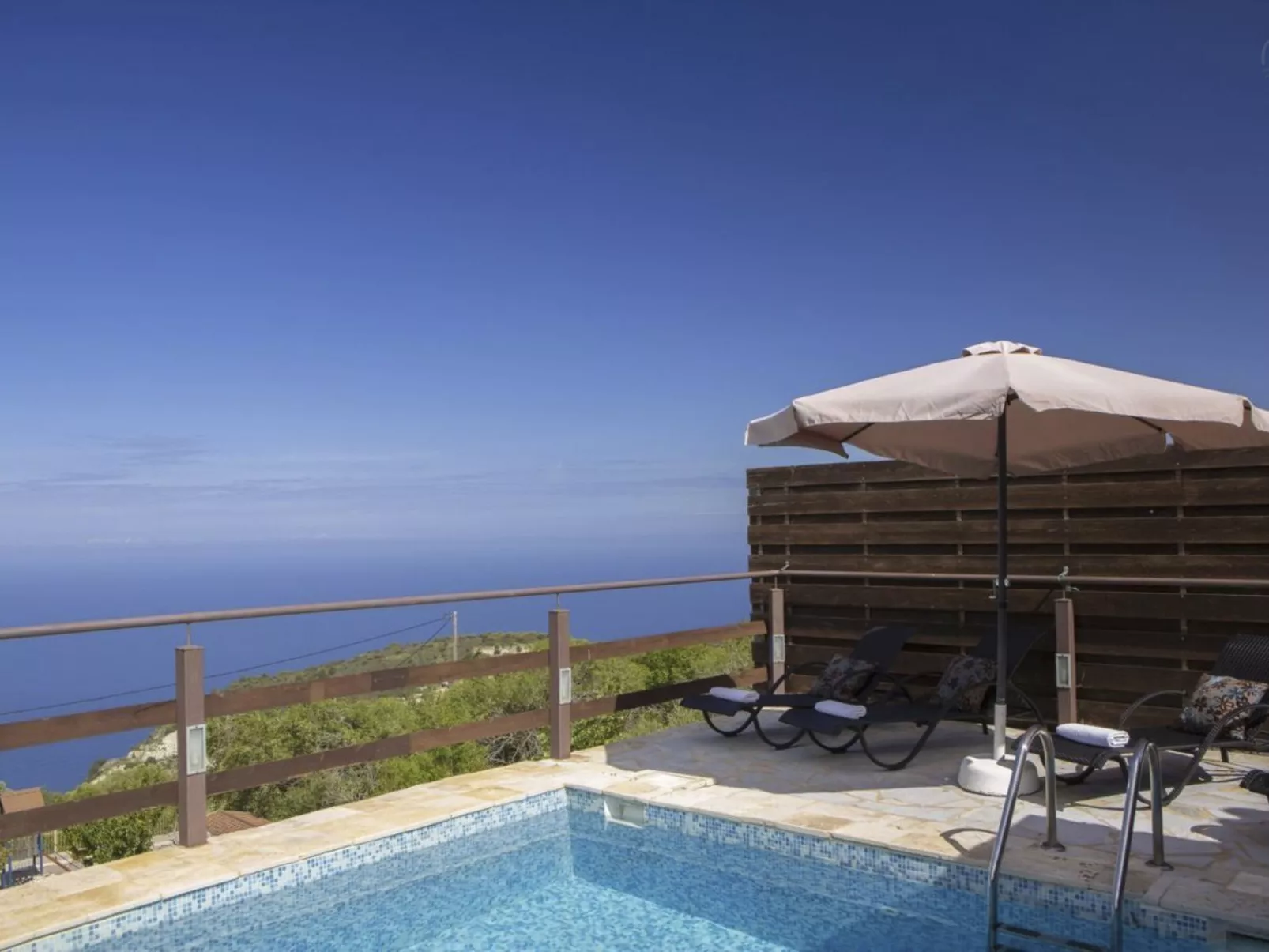 Schönes Haus in Apollonii mit privatem Pool-Buiten