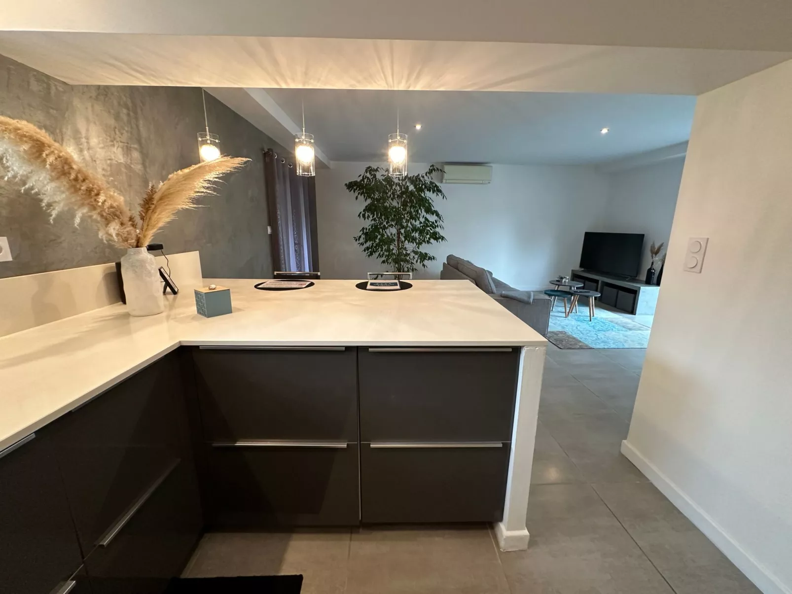 Eine kleine Ecke der Provence. Privater beheizter Pool-Binnen