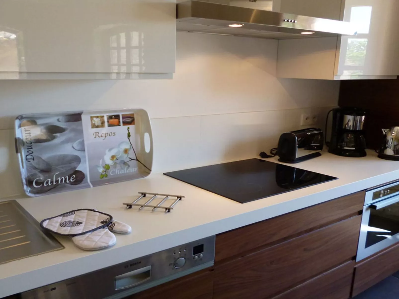 Domäne "Pavillon Timéo" mit Infinity-Pool-Binnen