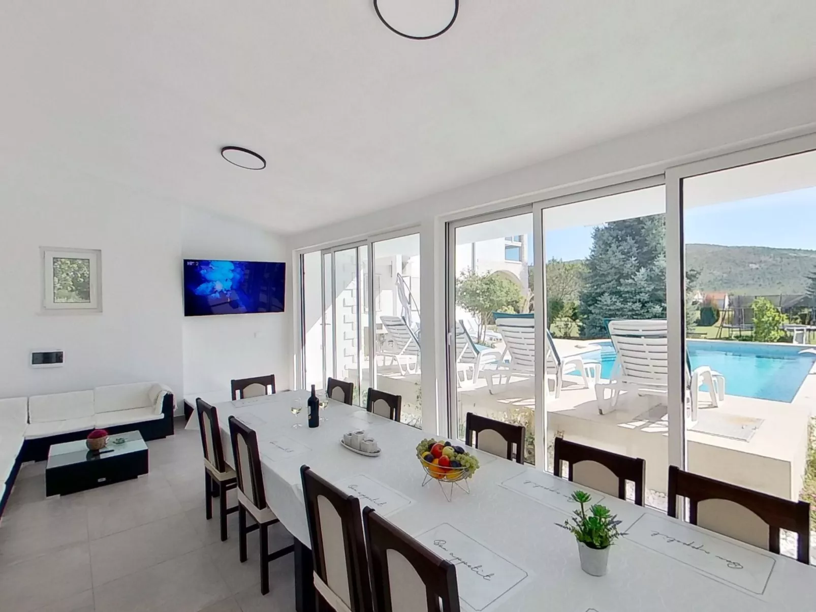 Anwesen "Villa Almas, Sauna, Fitnessraum, Multisport-Binnen