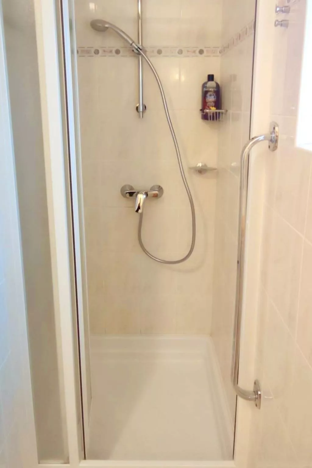 Ferienvilla mit eigenem Pool-Binnen