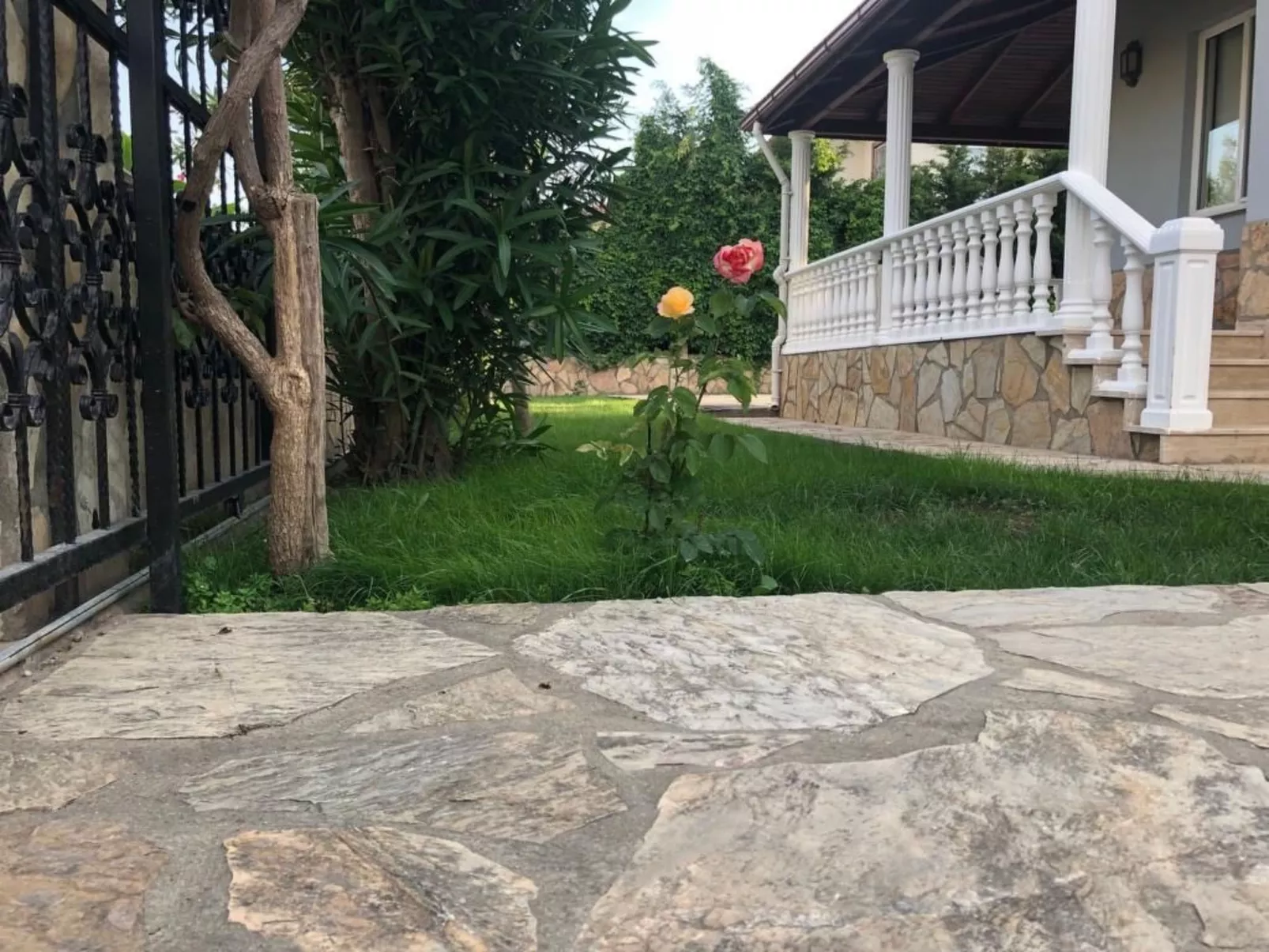 Mit Garten, Grill und Terrasse-Buiten