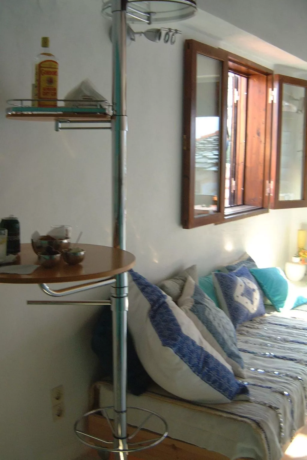 "Julia" mit Blick auf das Wasser-Binnen