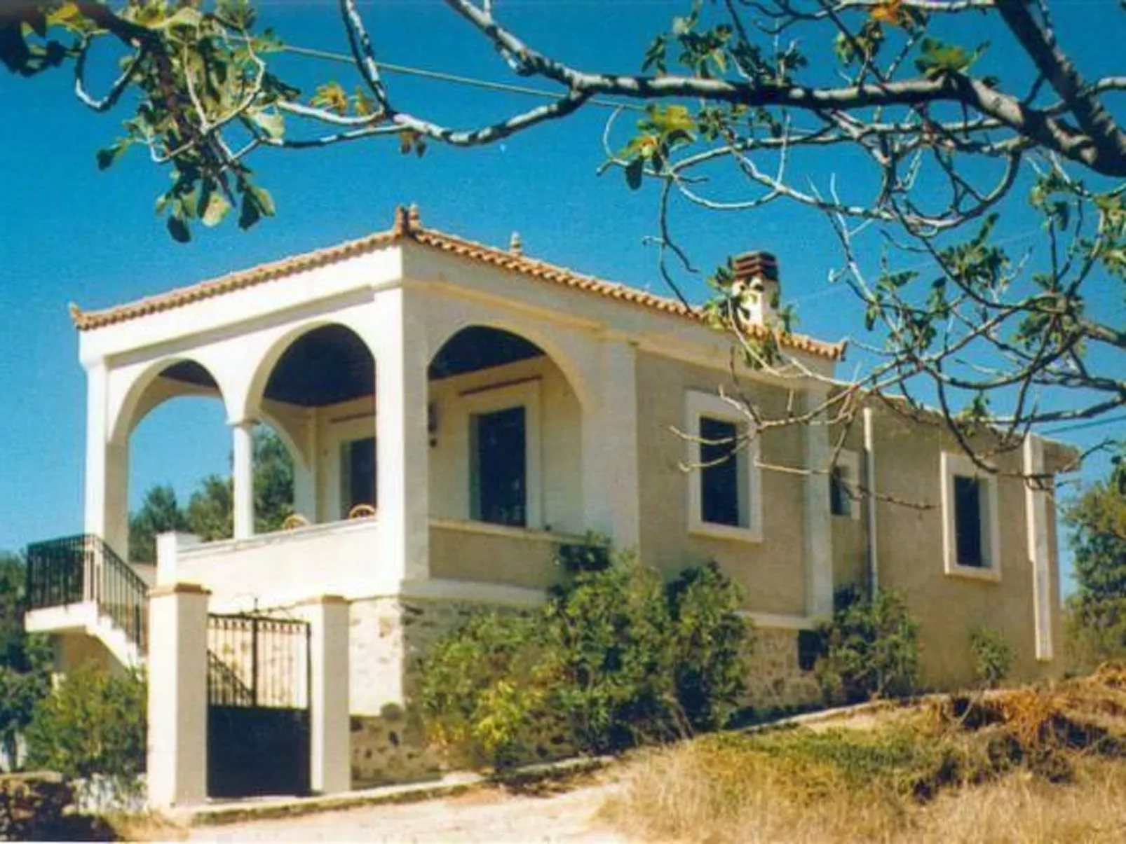 Spiti Limnos, idyllisch gelegen im Orangenhain-Buiten