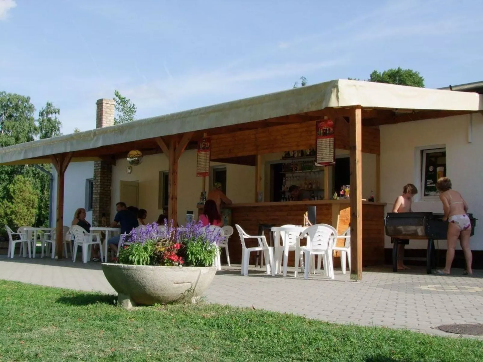 Appartement mit Terrasse-Buiten