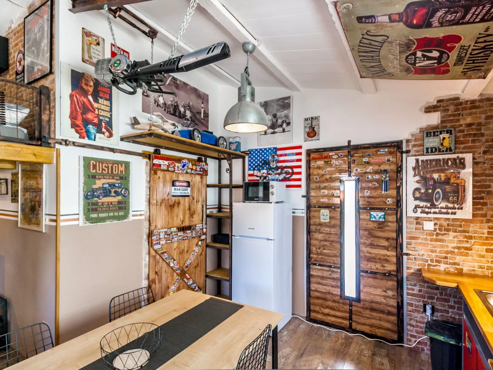 Haus im Industriestil Eni mit privatem Parkplatz-Binnen