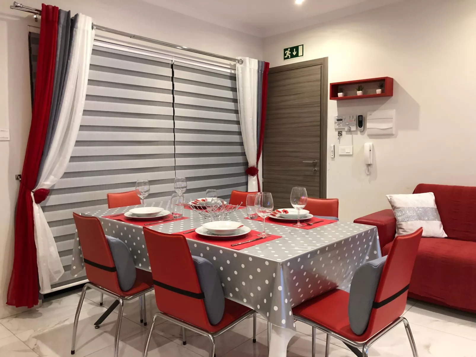 Klimatisierte Wohnung mit Grill und Terrasse-Image-tags.info