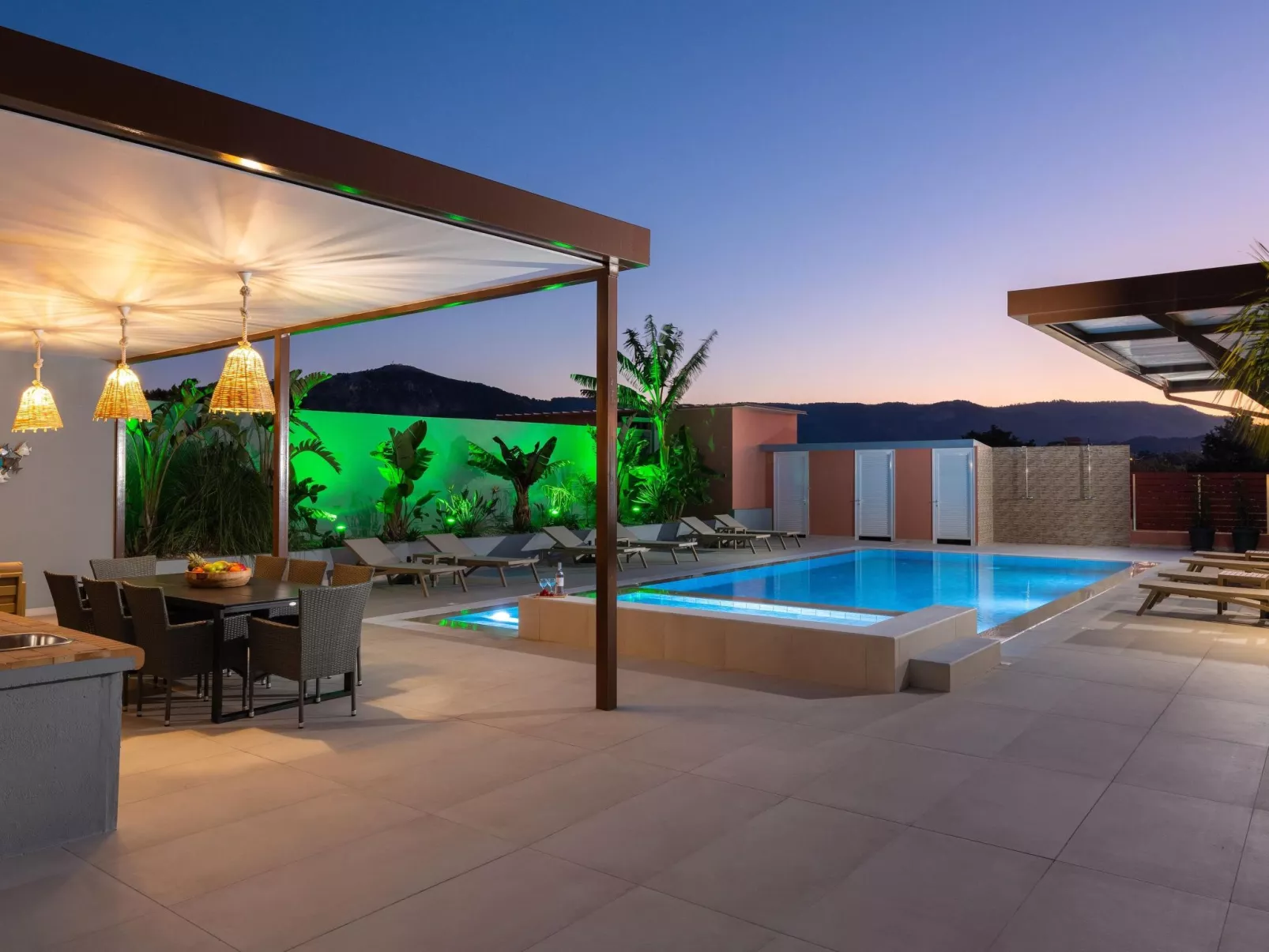 Elias Rest-Image-tags.info